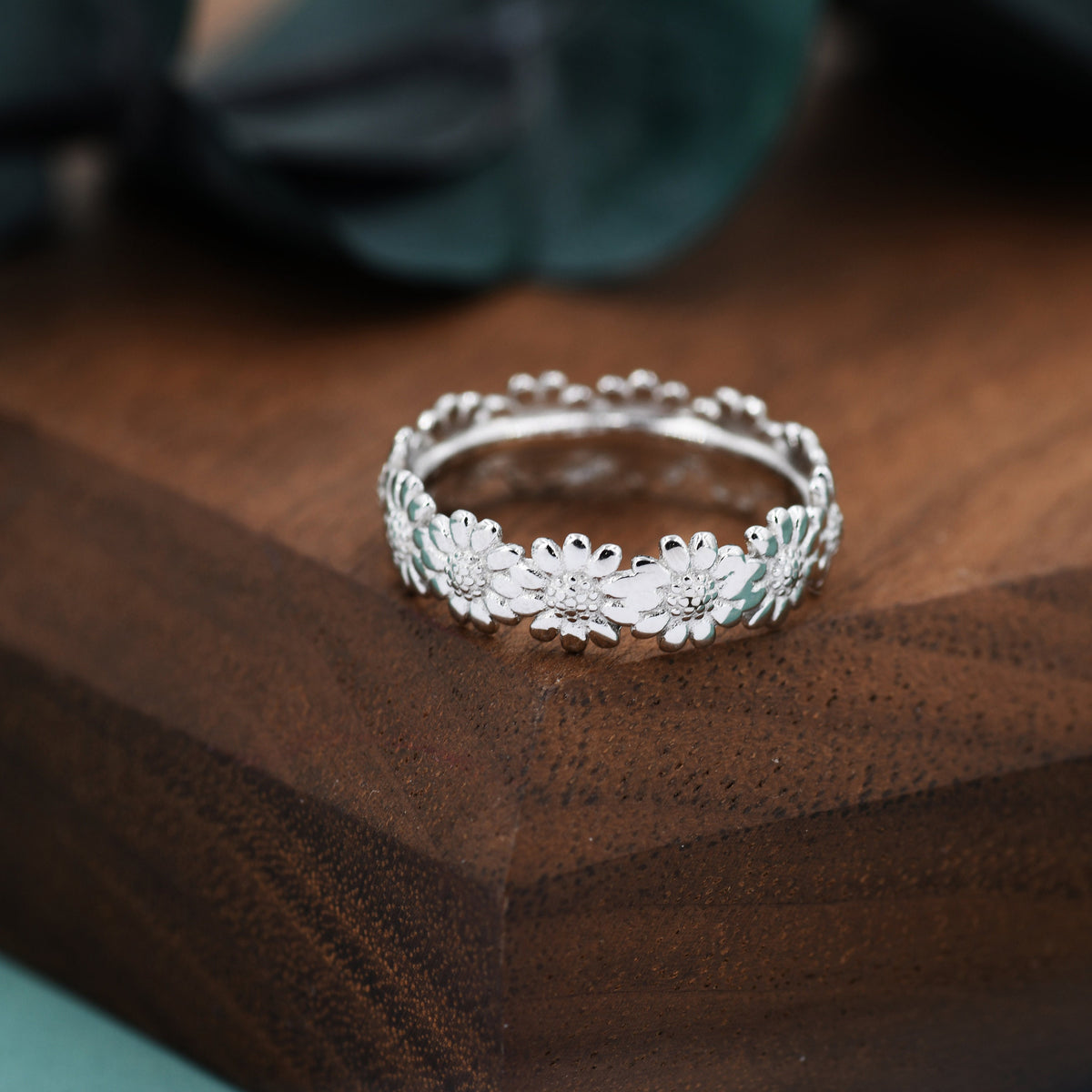 Sterling Silver Daisy Flower Ring, Flower Infinity Band, Eternity Ring, Friendship Ring, Nature Inspired Jewellery US 5 - 8