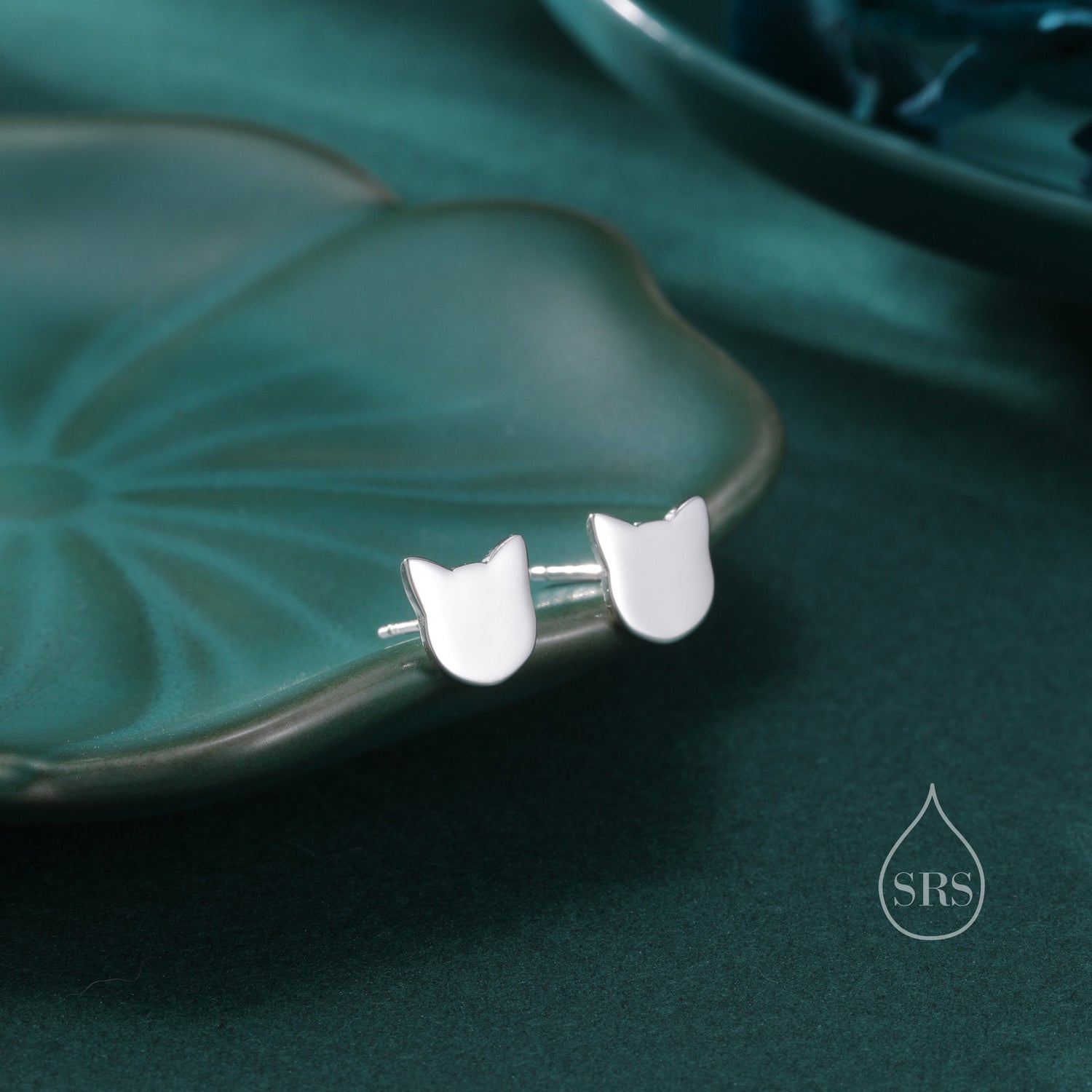 Minimalist Cat Face Stud Earrings in Sterling Silver, Silver or Gold or Rose Gold, Minimal Cat Earrings