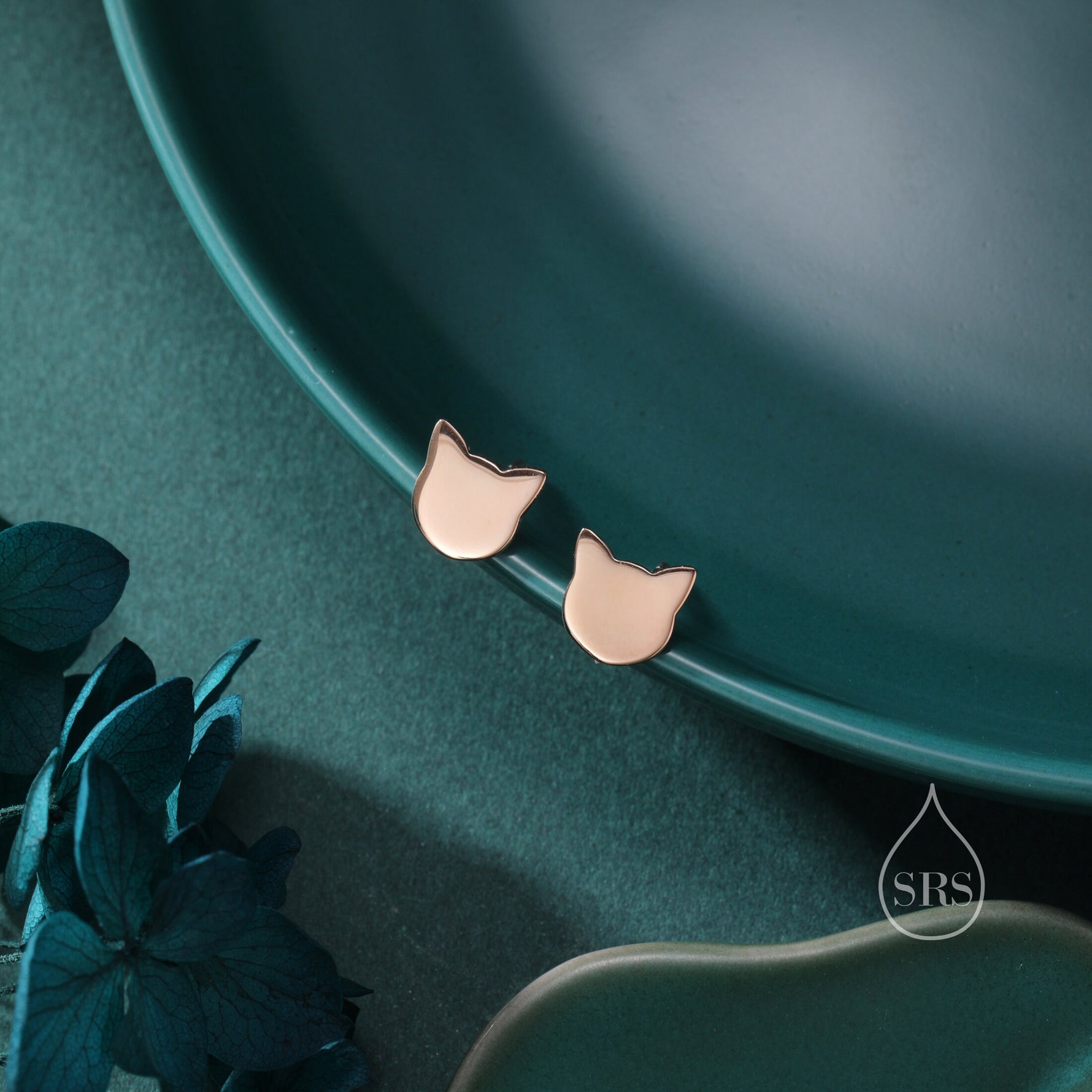 Minimalist Cat Face Stud Earrings in Sterling Silver, Silver or Gold or Rose Gold, Minimal Cat Earrings