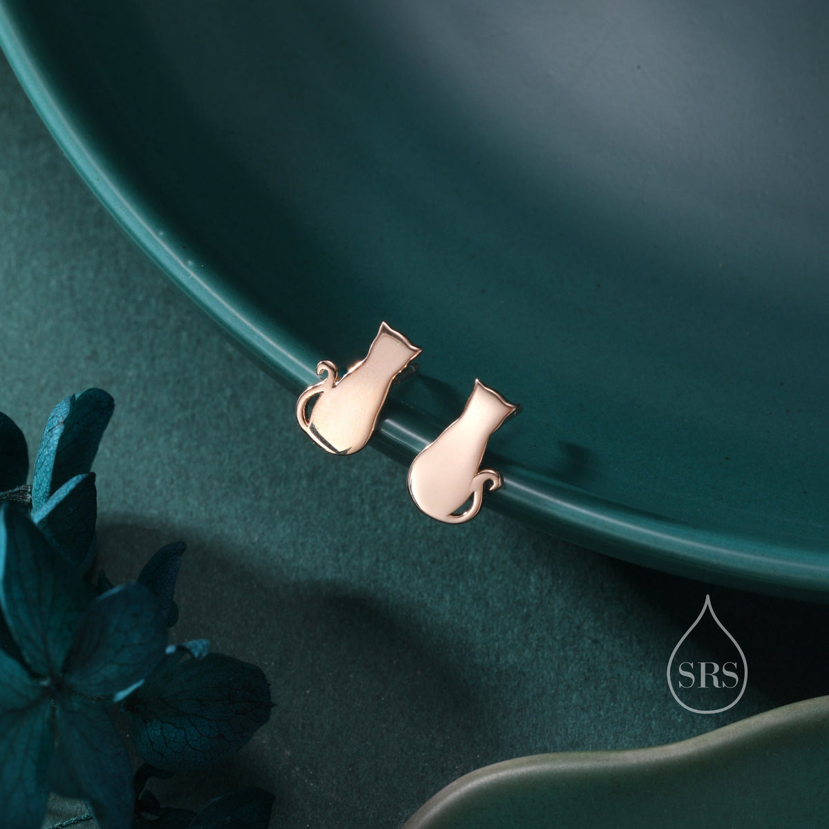 Minimalist Cat Stud Earrings in Sterling Silver, Silver or Gold or Rose Gold, Minimal Cat Sillouete Earrings