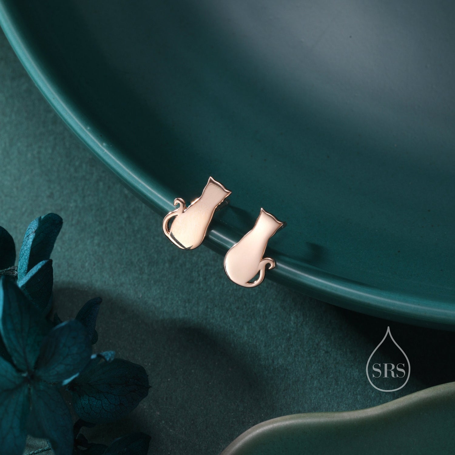 Minimalist Cat Stud Earrings in Sterling Silver, Silver or Gold or Rose Gold, Minimal Cat Sillouete Earrings