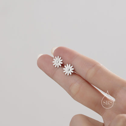 Daisy Flower Stud Earrings in Sterling Silver,  Silver or Gold or Rose Gold, Silver Daisy Earrings, Silver Daisy Blossom Earrings