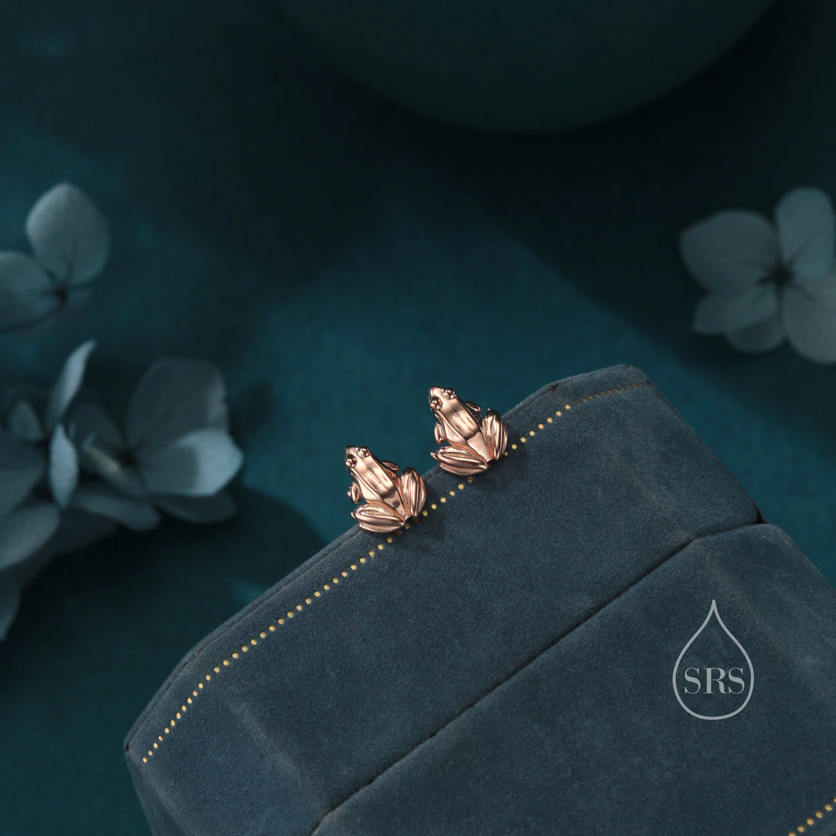 Tiny Sitting Frog Stud Earrings in Sterling Silver, Tree Frog Earrings, Silver or Gold or Rose Gold, Rain Forest Frog Nature Inspired