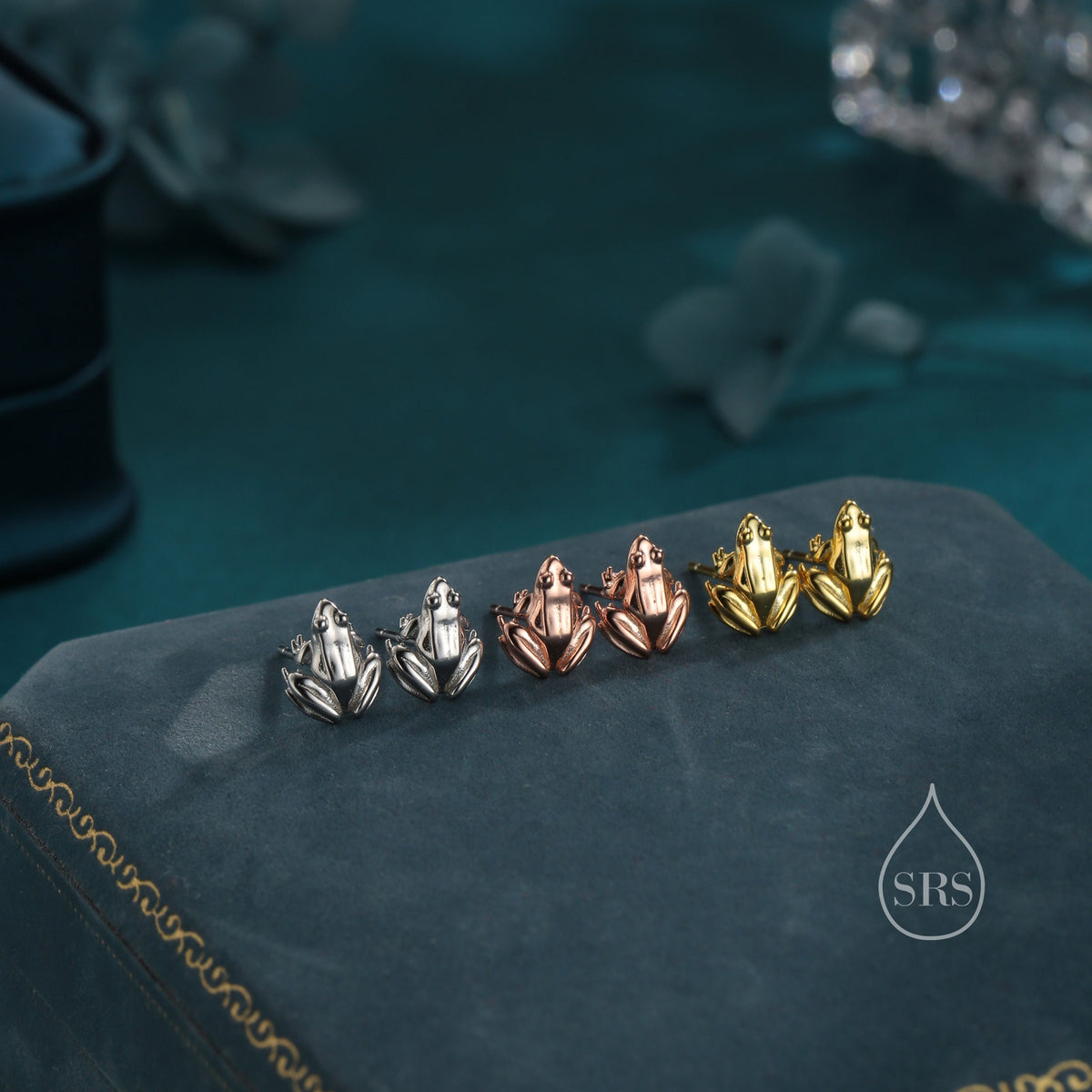 Tiny Sitting Frog Stud Earrings in Sterling Silver, Tree Frog Earrings, Silver or Gold or Rose Gold, Rain Forest Frog Nature Inspired