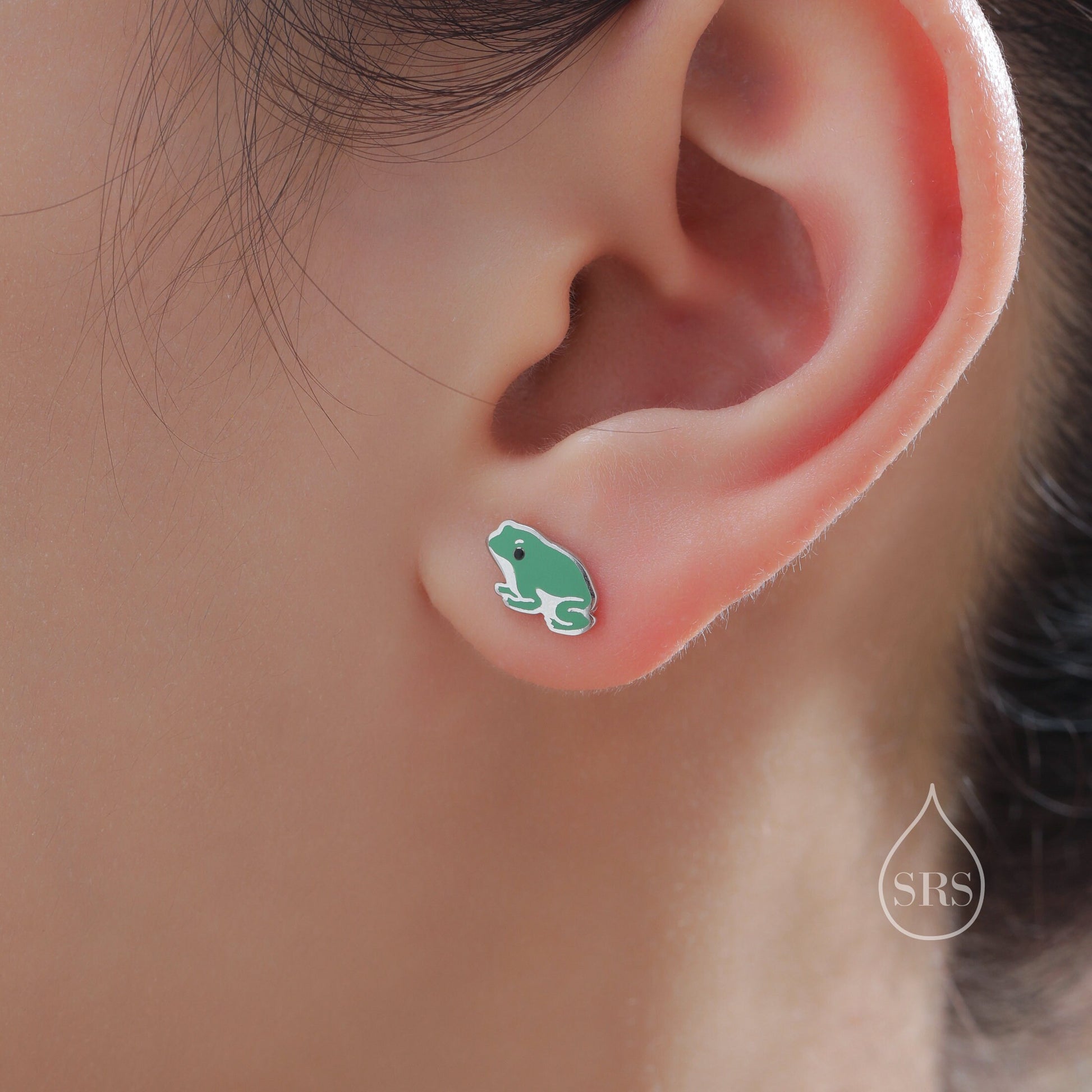 Mismatched Enamel Frog and Mushroom Stud Earrings in Sterling Silver, Kawaii Mushroom and Frog Earrings, Asymmetric Green Frog Earrings,