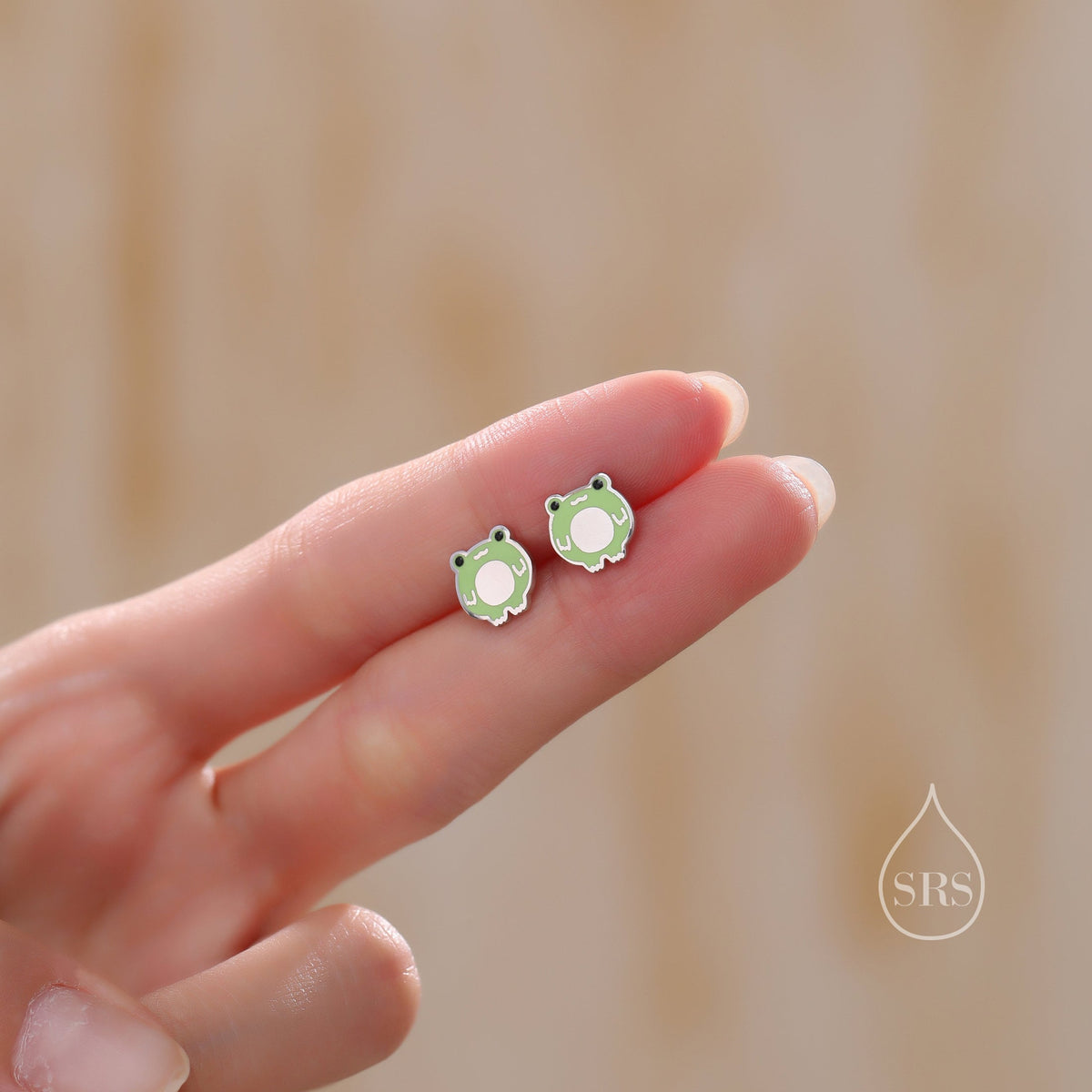 Cute Enamel Frog Stud Earrings in Sterling Silver, Kawaii Frog Earrings, Green Frog Earrings, Nature Inspired