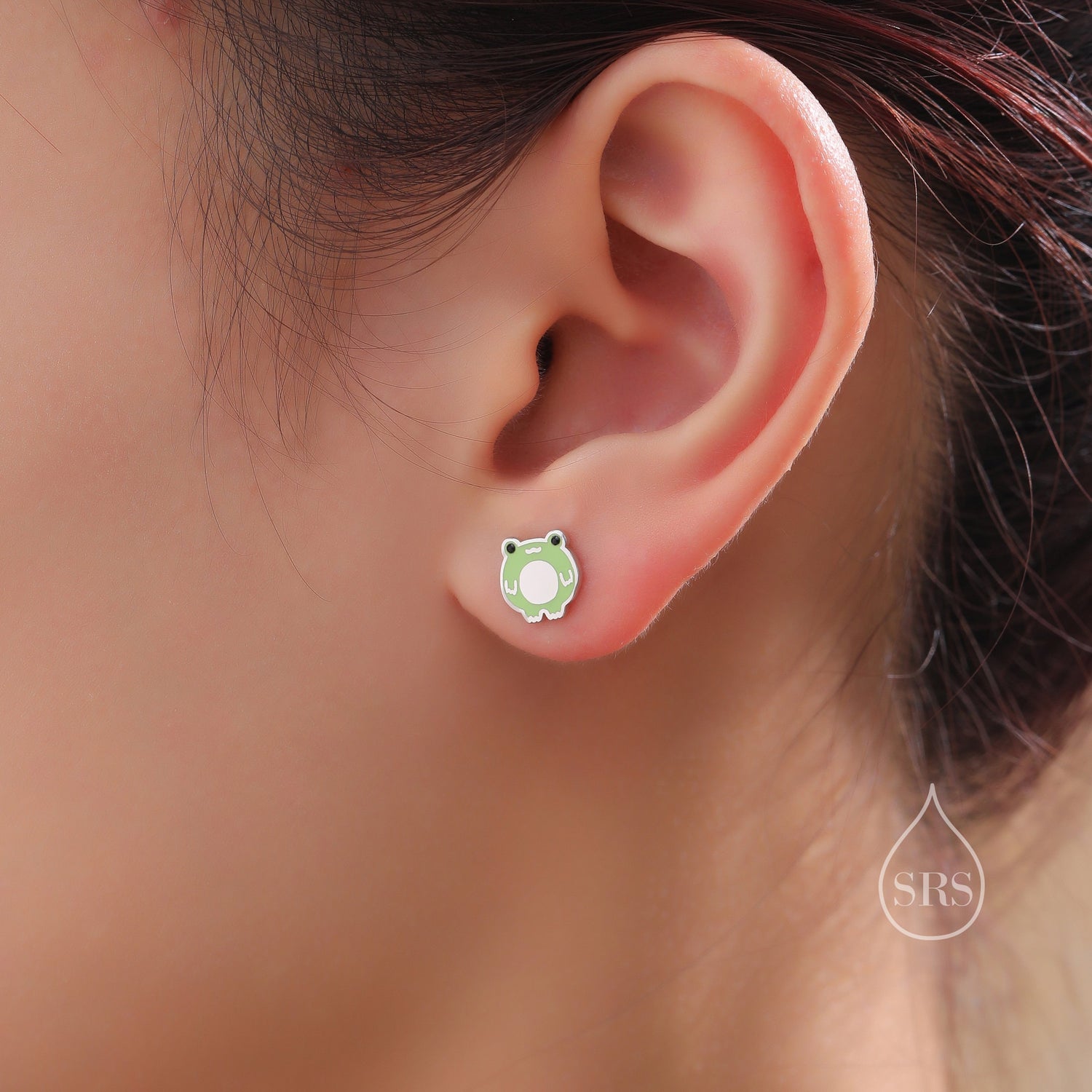 Cute Enamel Frog Stud Earrings in Sterling Silver, Kawaii Frog Earrings, Green Frog Earrings, Nature Inspired