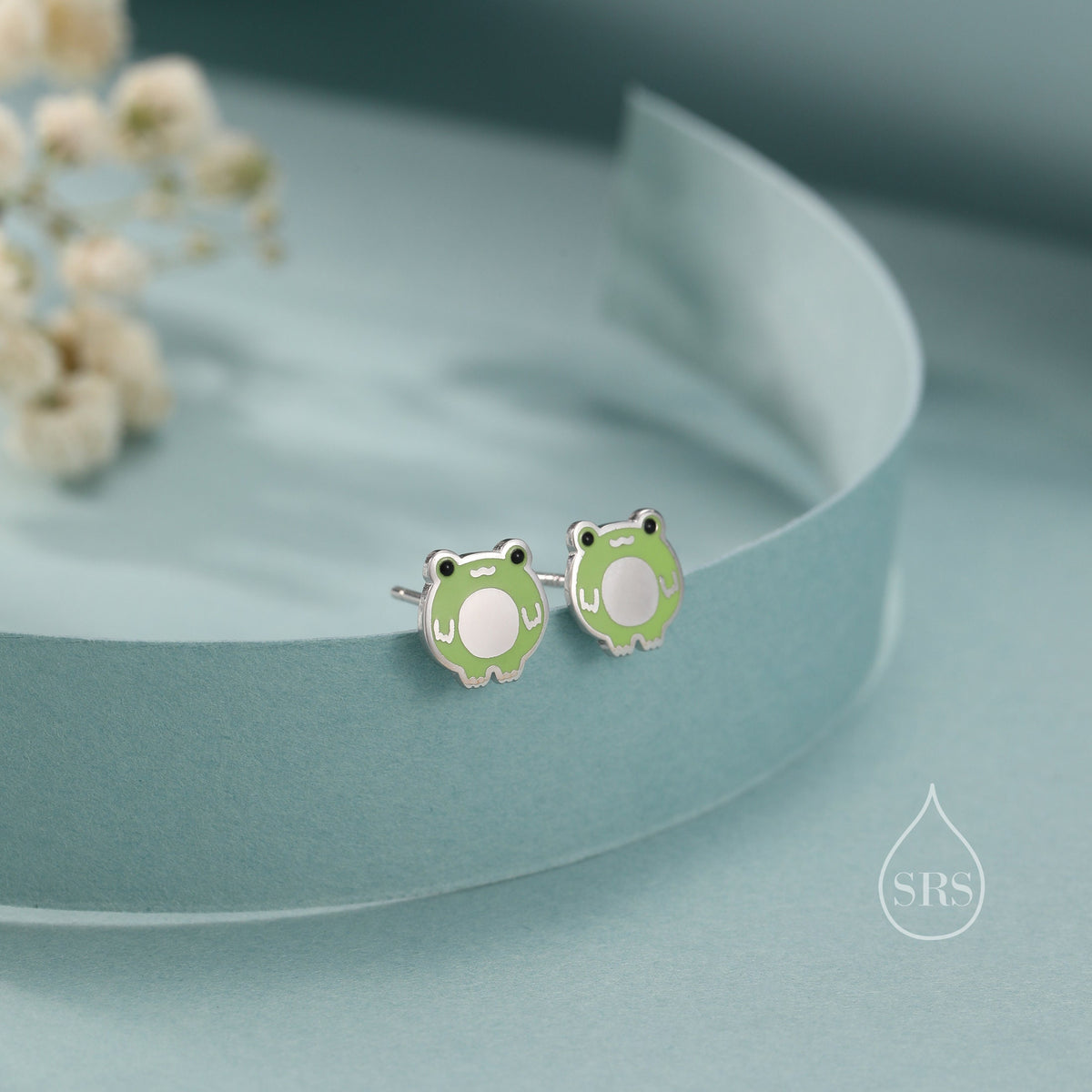 Cute Enamel Frog Stud Earrings in Sterling Silver, Kawaii Frog Earrings, Green Frog Earrings, Nature Inspired