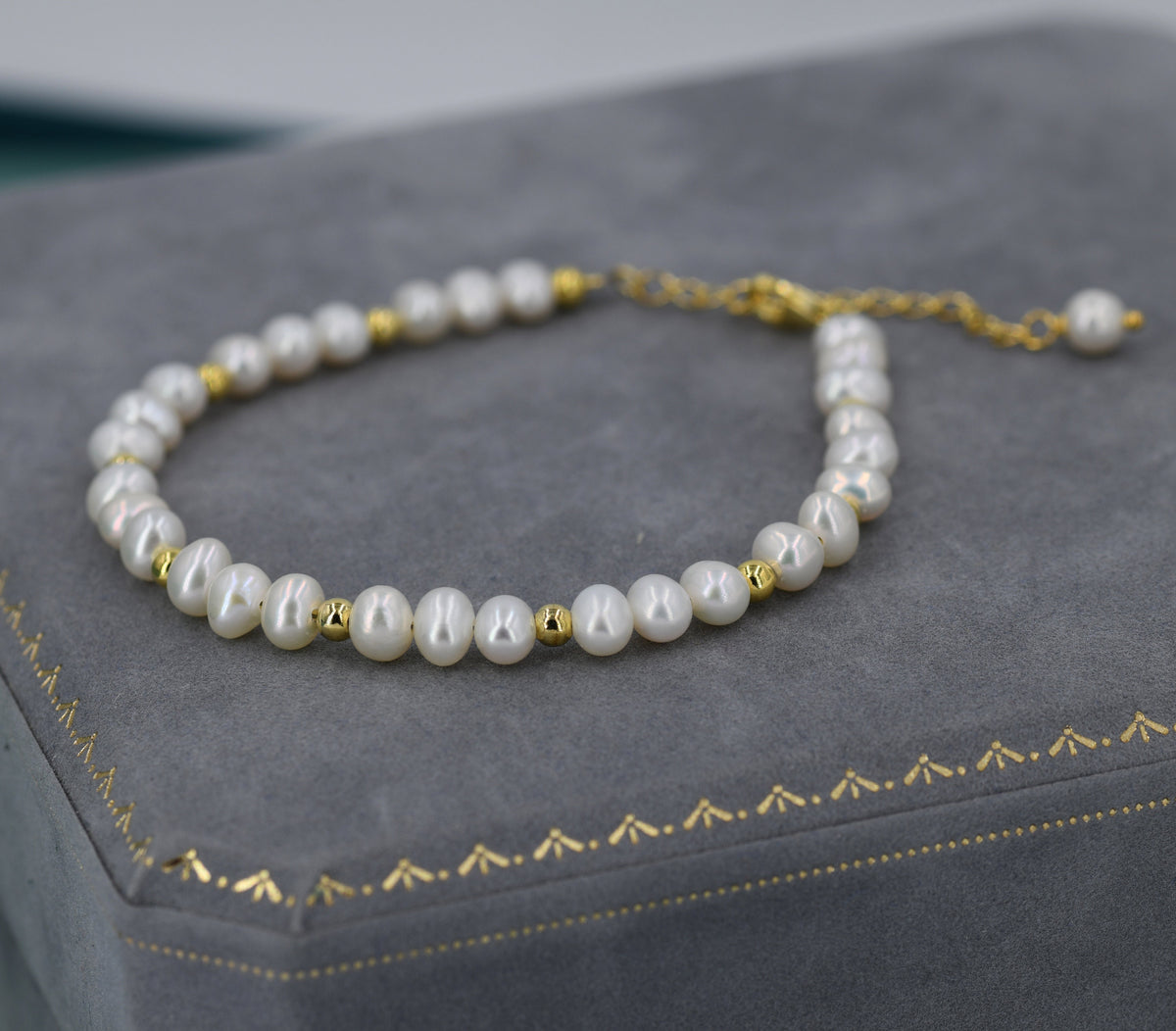 Freshwater Pearl and Silver Bead Bracelet