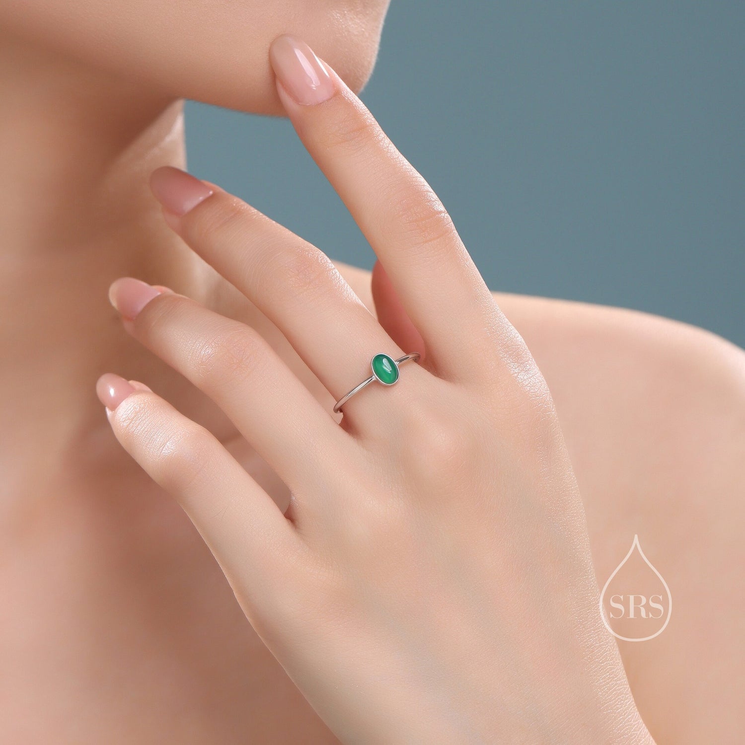 Oval Green Onyx Bezel Gemstone Ring