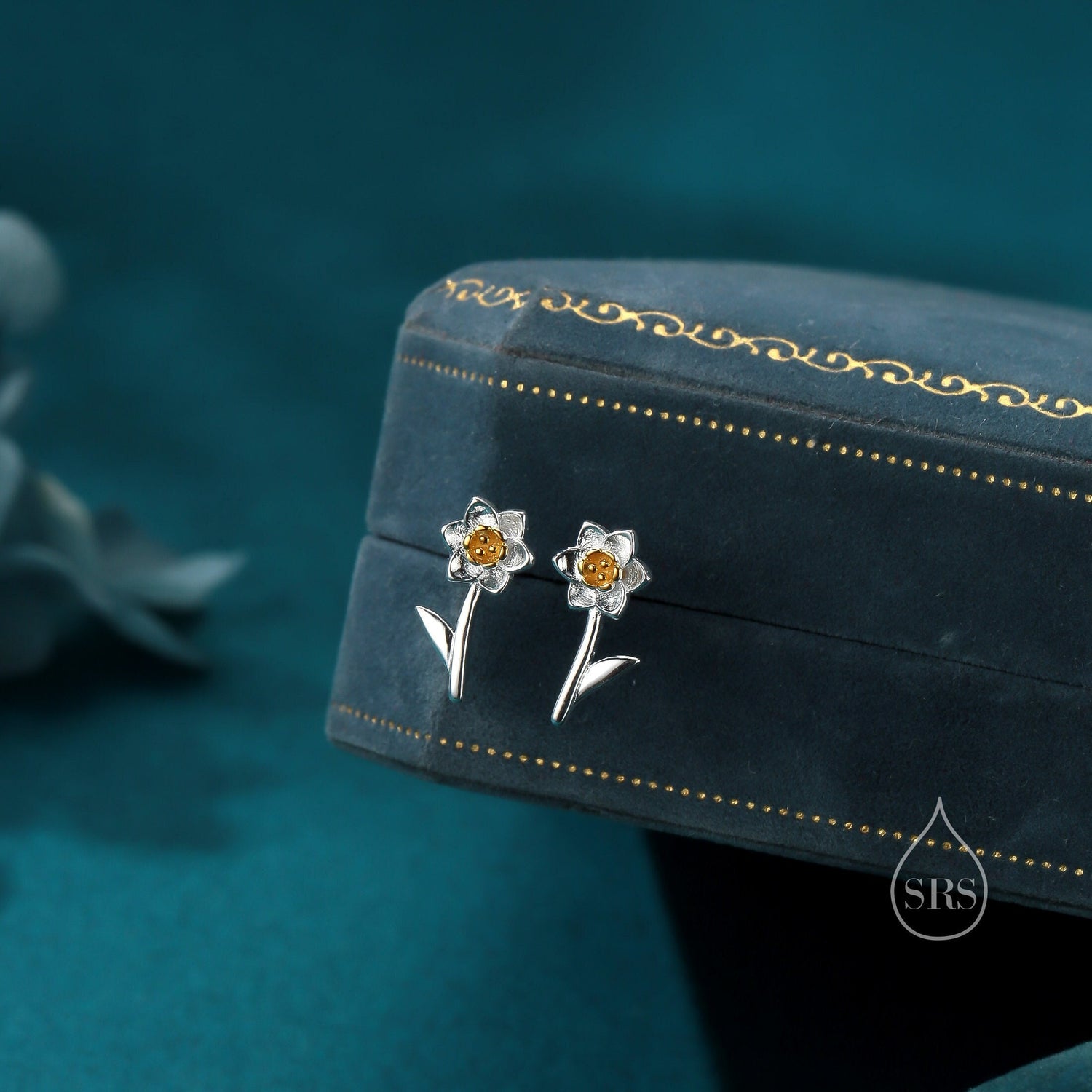 Daffodil Stud Earrings in Sterling Silver, Tiny Flower Earrings, Two Finishes, Daffodil Earrings, March Birth Flower