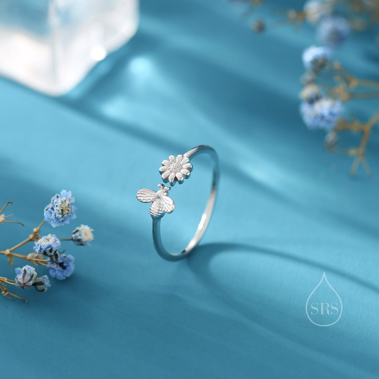 Bumble Bee and Daisy Ring in Sterling Silver, Adjustable Size,  Bee and Flower Ring, Honey Bee Ring,  Animal Ring, Bee Jewellery