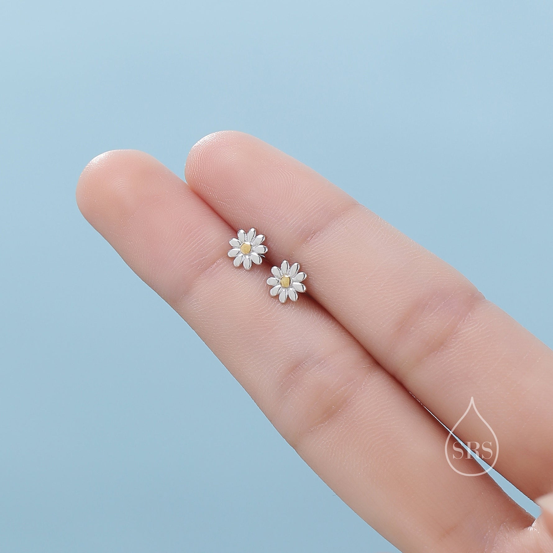 Daisy Internally Threaded Flat Back/ Screw Back /Stud Earrings in Sterling Silver, Flower Barbell Earrings, Daisy Screw Back Earring