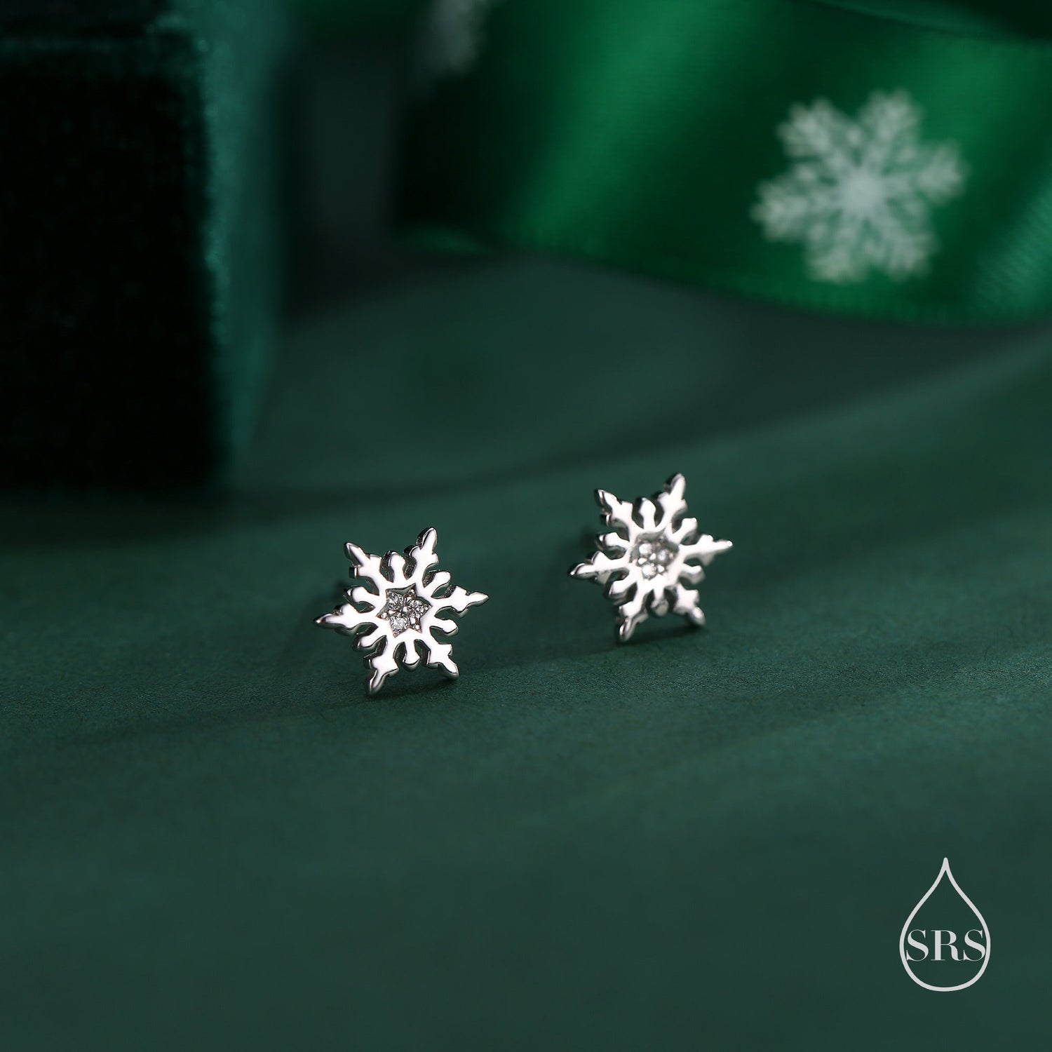 Snowflake stud earrings in Sterling Silver, Gold or Rose Gold, Snow Stud, Silver Snow Flake Earrings, Nature Inspired, Winter Earrings