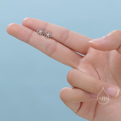 Small Forget-me-not Flower Blossom Stud Earrings in Sterling Silver, Nature Inspired Dainty Jewellery E59