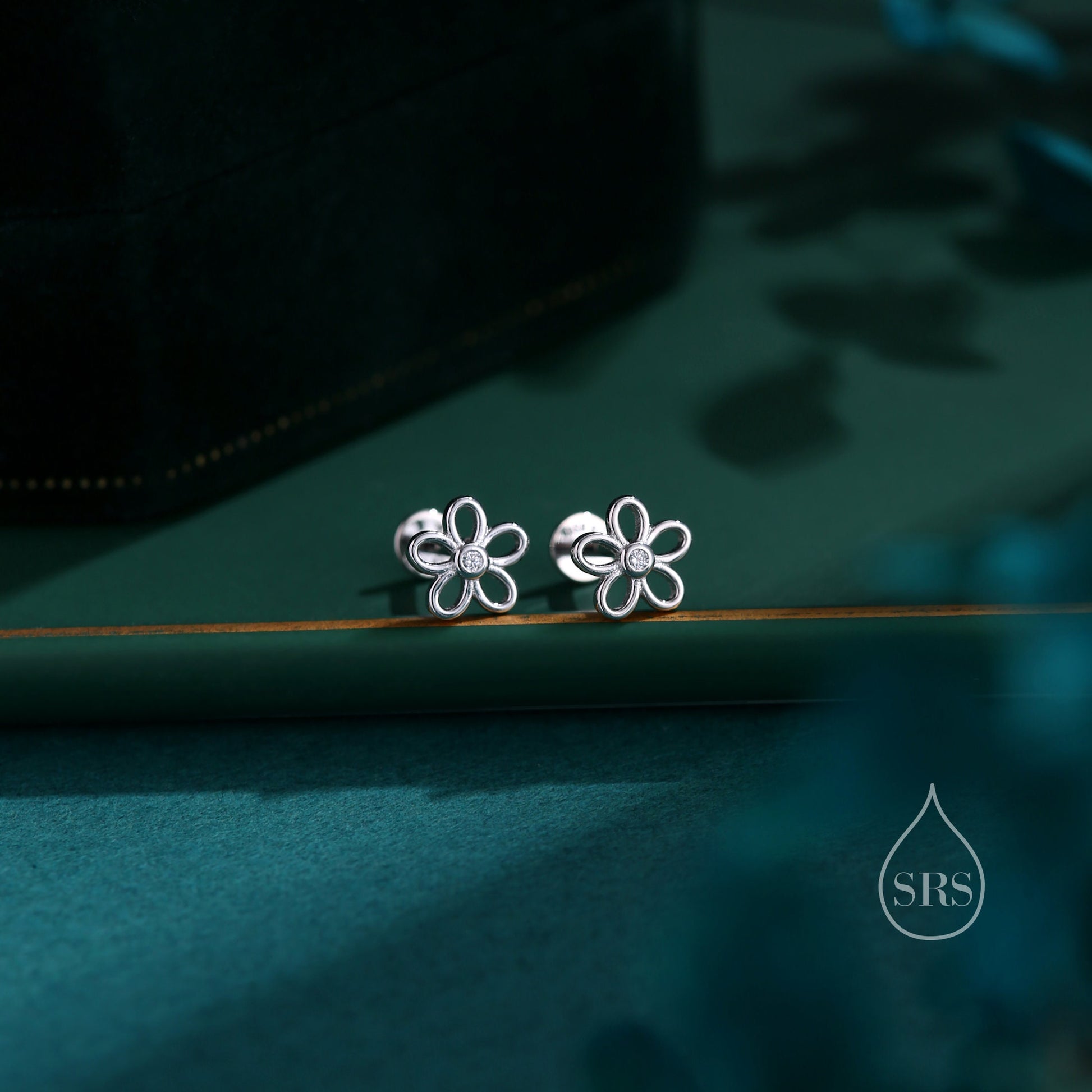 Forget me not Internally Threaded Flat Back/ Screw Back /Stud Earrings in Sterling Silver, Flower Barbell Earrings, Daisy Screw Back Earring