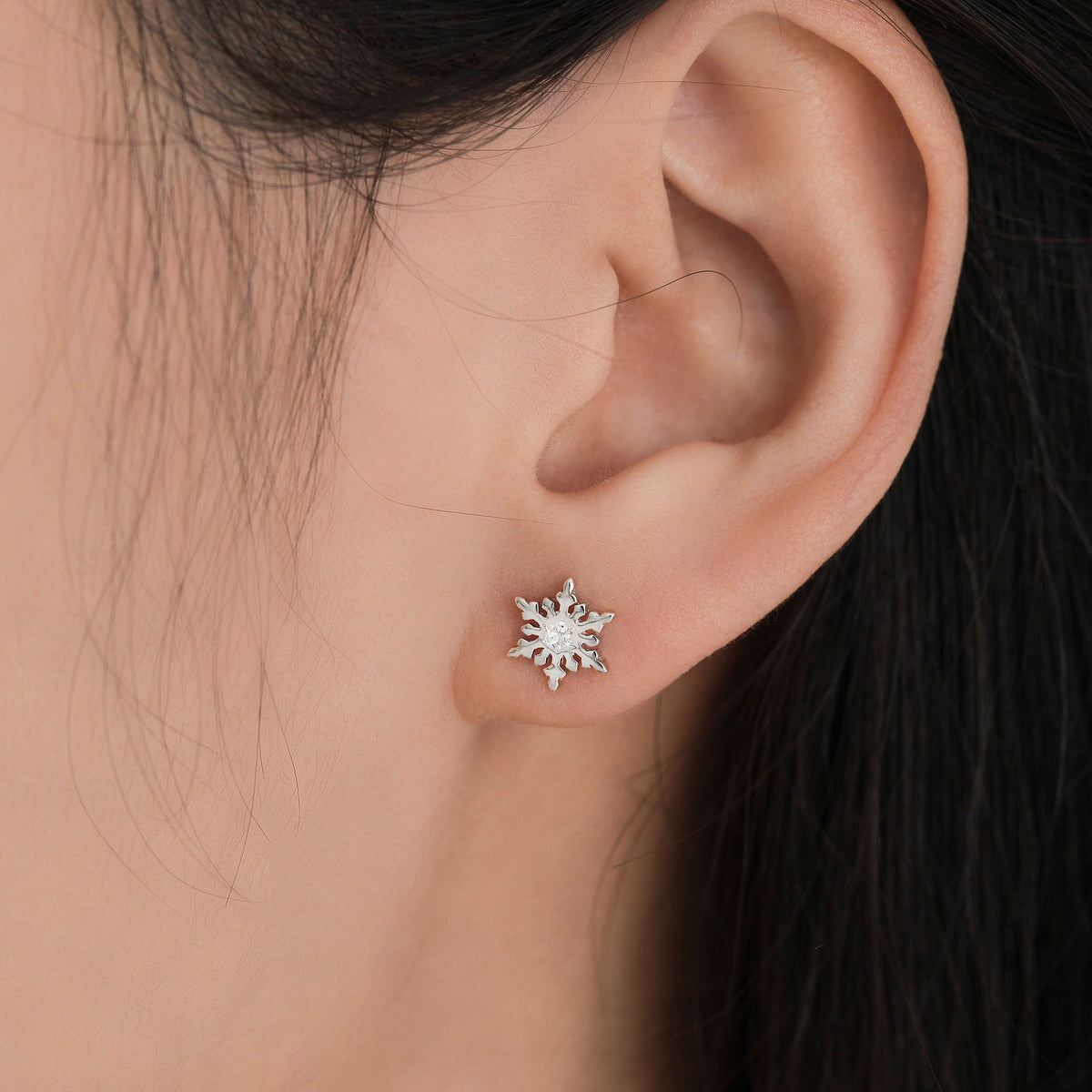 Snowflake stud earrings in Sterling Silver, Gold or Rose Gold, Snow Stud, Silver Snow Flake Earrings, Nature Inspired, Winter Earrings