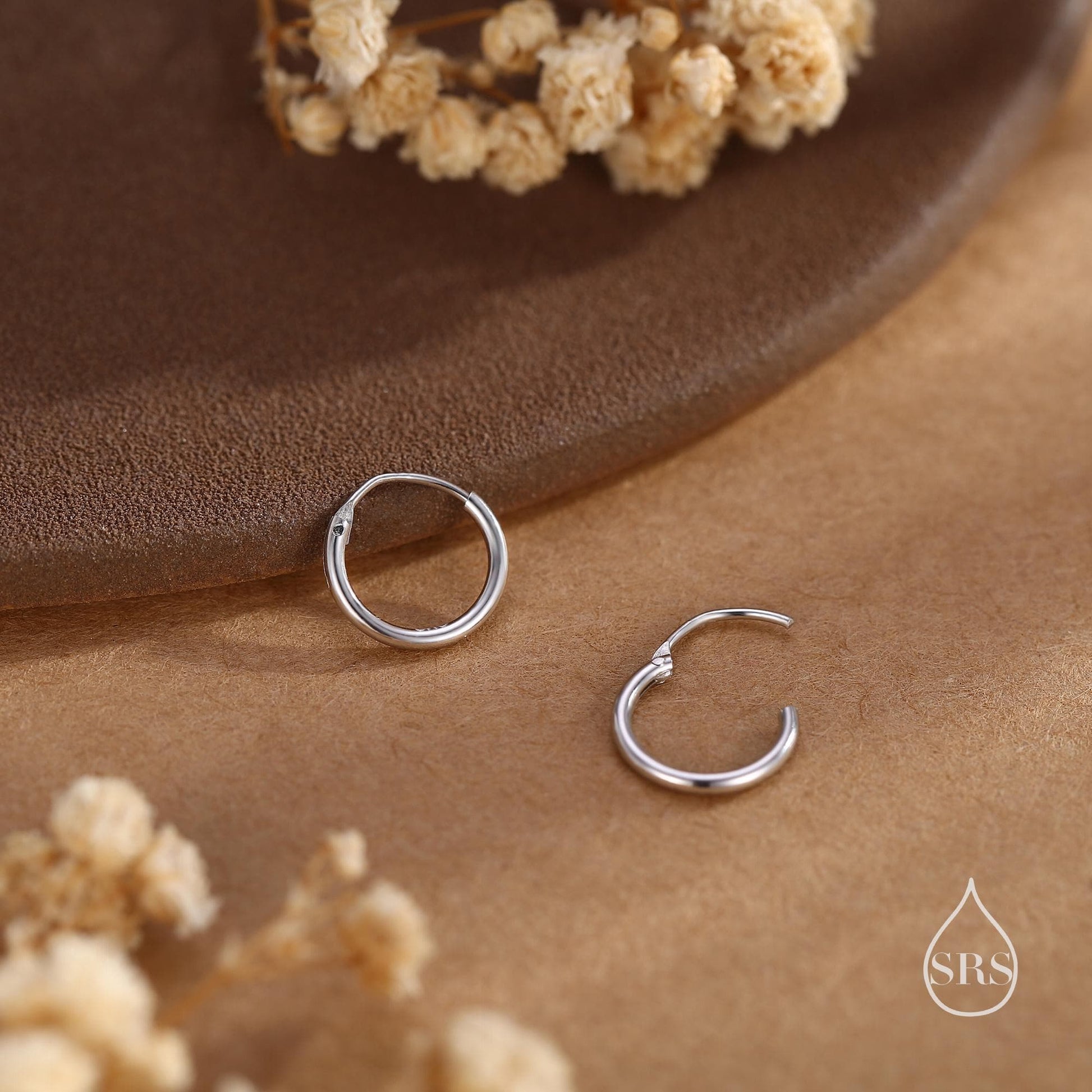 Geometric Small and Large Circle Hoop Earrings in Sterling Silver - Minimalist and Dainty Jewellery - Modern and Contemporary Design