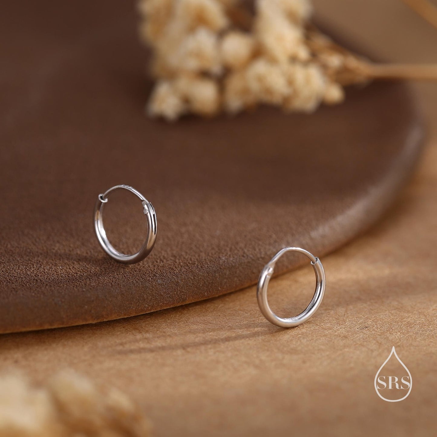 Geometric Small and Large Circle Hoop Earrings in Sterling Silver - Minimalist and Dainty Jewellery - Modern and Contemporary Design