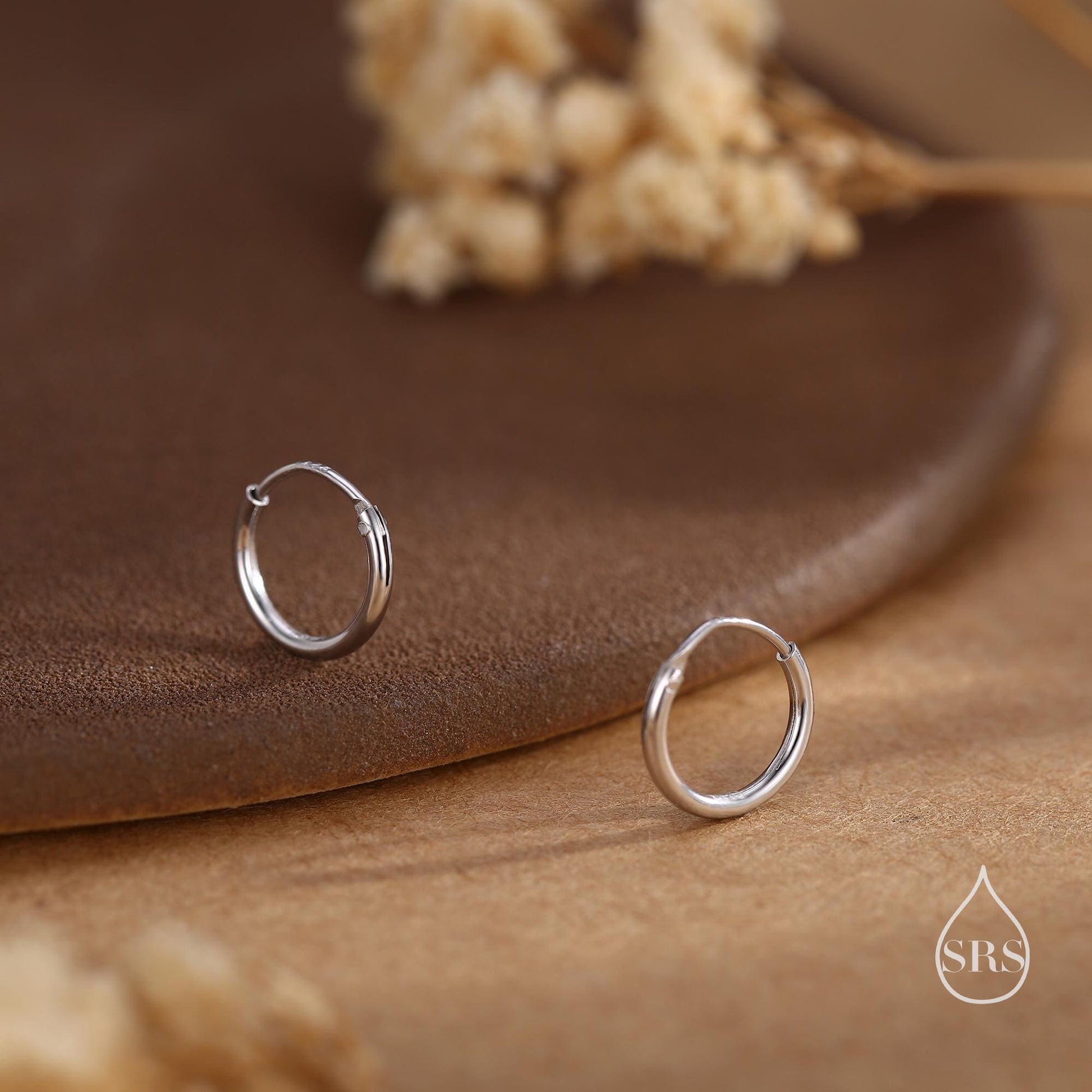 Geometric Small and Large Circle Hoop Earrings in Sterling Silver - Minimalist and Dainty Jewellery - Modern and Contemporary Design