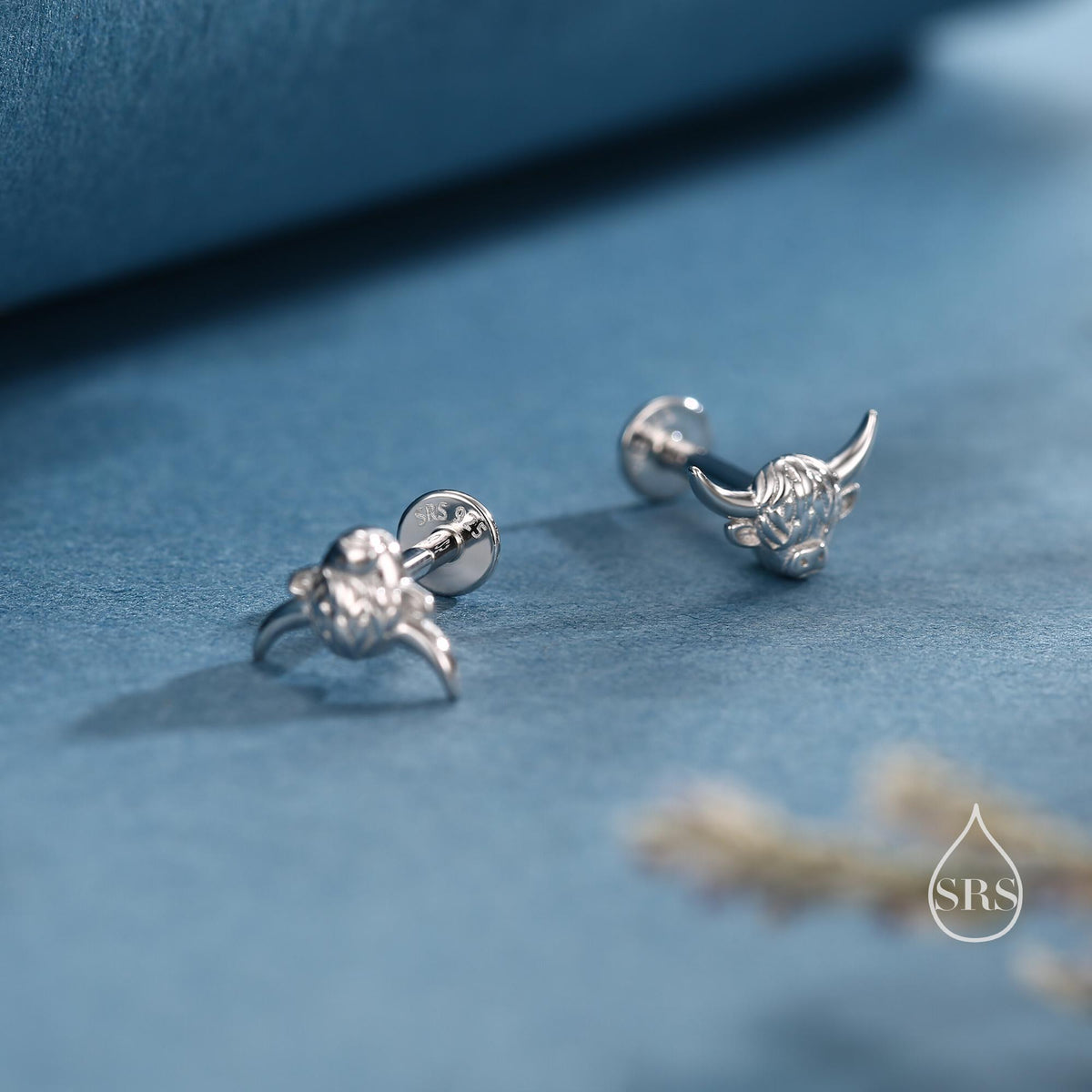 Highland Cow 16G Internally Threaded Flat Back Earrings in Sterling Silver, Animal Earrings