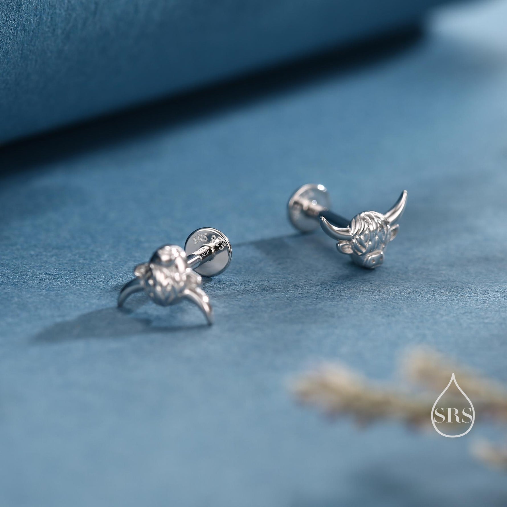 Highland Cow 16G Internally Threaded Flat Back Earrings in Sterling Silver, Animal Earrings