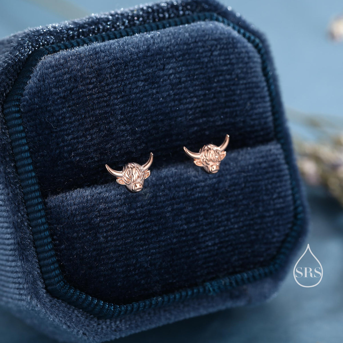 Highland Cow 16G Internally Threaded Flat Back Earrings in Sterling Silver, Animal Earrings