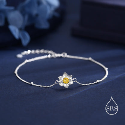 Daffodil Jewellery Set in Sterling Silver — Rhodium-Coated Earrings and Necklace with 18ct Gold-Plated Details