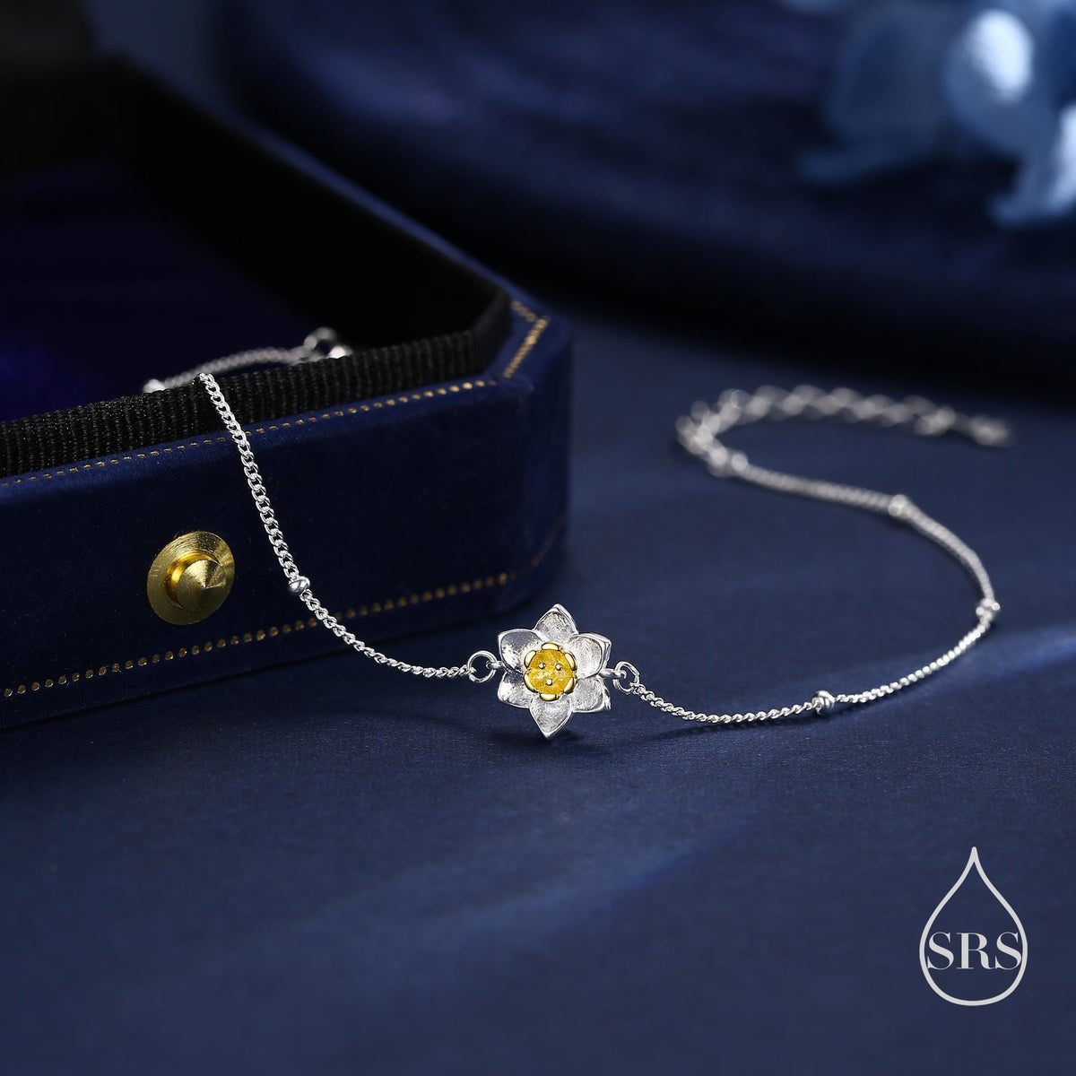 Daffodil Flower Bracelet with a Satellite Chain