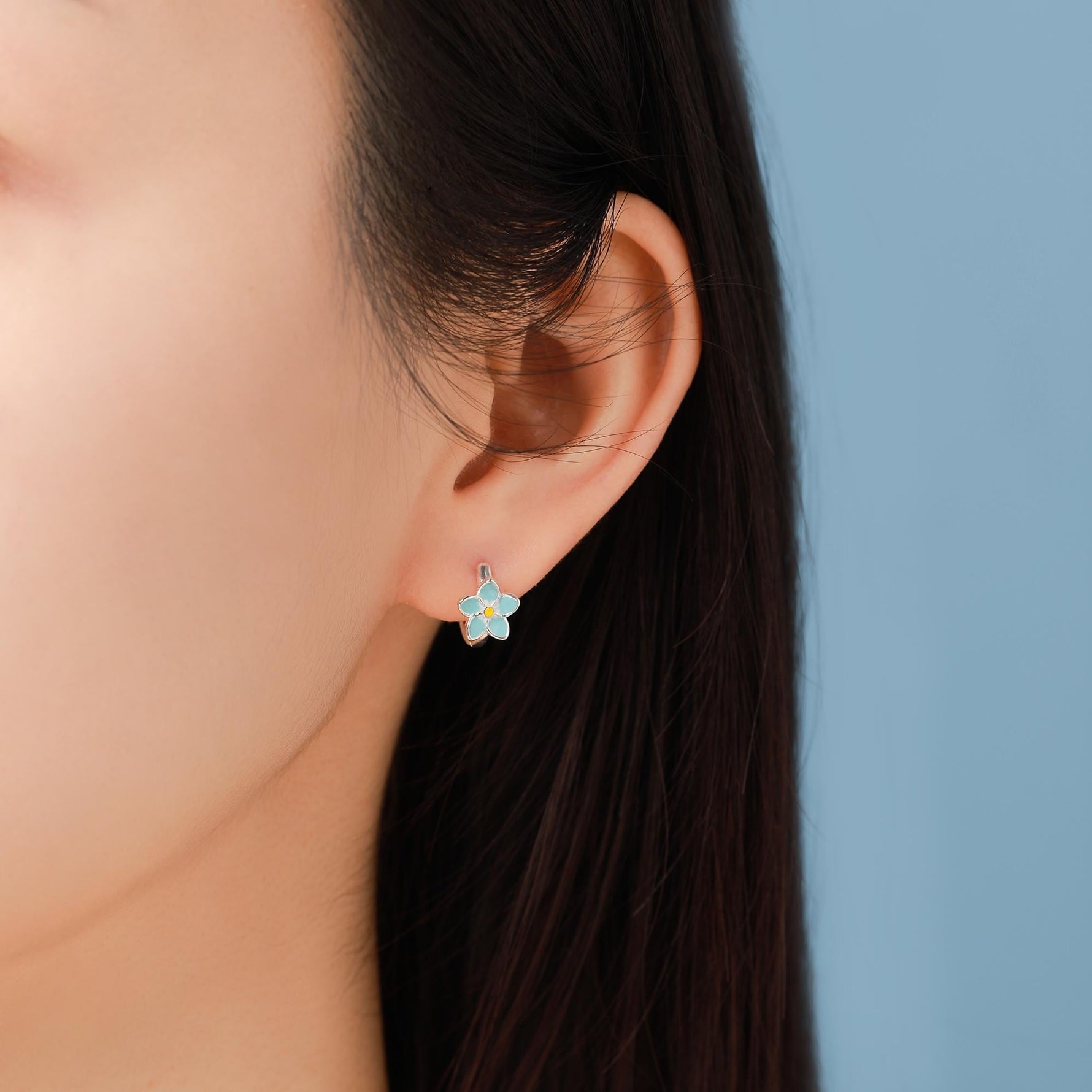 Dainty Forget Me Not Flower Huggie Hoop in Sterling Silver, Enamel Flower hoop Earrings, Forget Me Not Floral Earrings, 8mm Inner Diameter