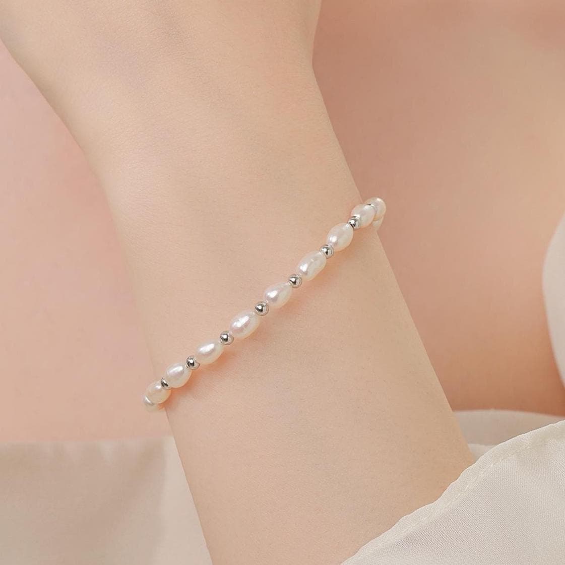 Oval Pearl and Silver Bead Bracelet