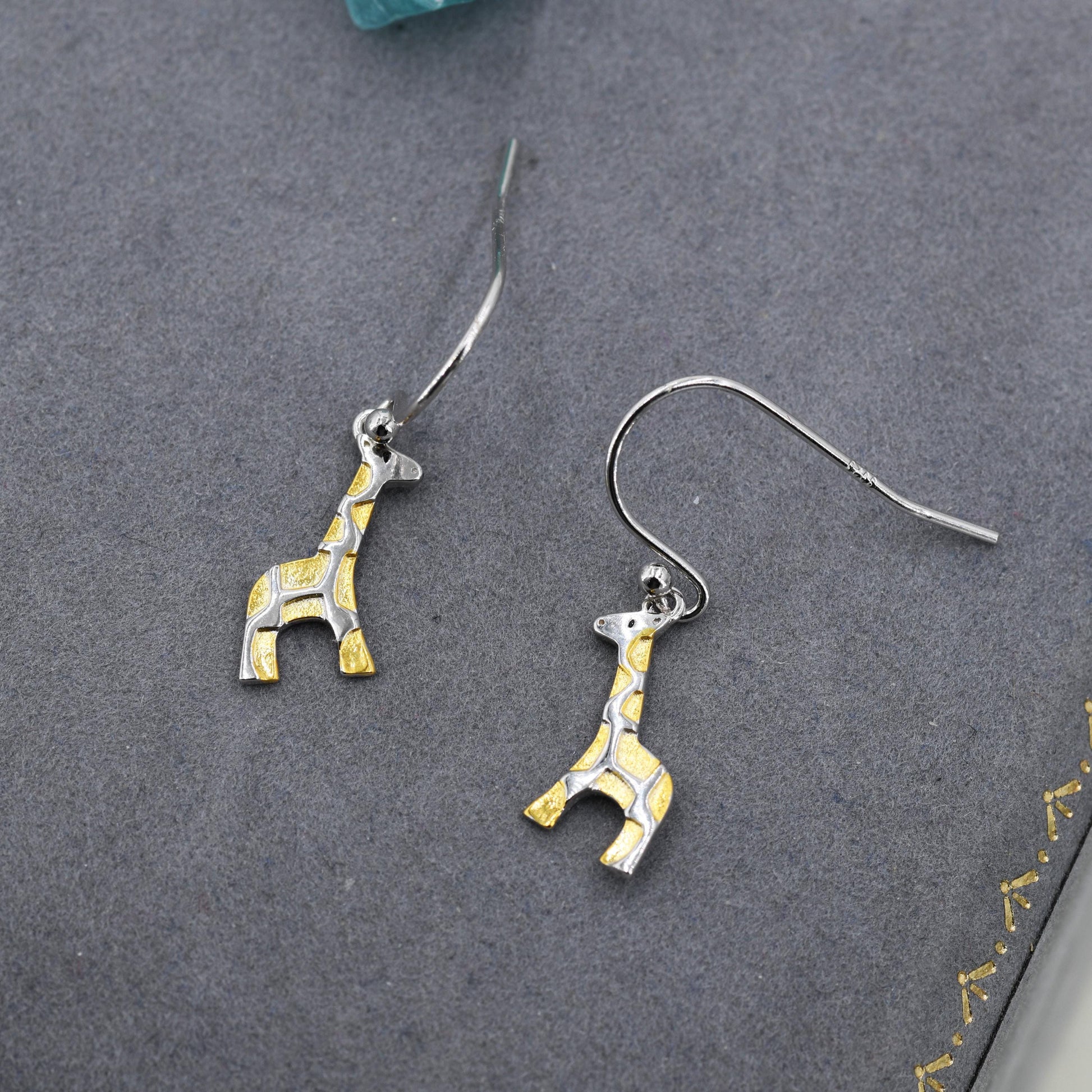 NEWEI Acrylic Giraffe Earrings - Cute Animal Drop Dangle Earrings For Women & Girls, Fashion Jewelry Gift