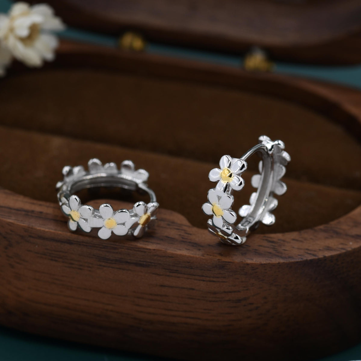 Daisy Chain Huggie Hoop in Sterling Silver, Partial Gold, Flower hoop Earrings, Forget Me Not Floral Earrings, 10mm Inner Diameter