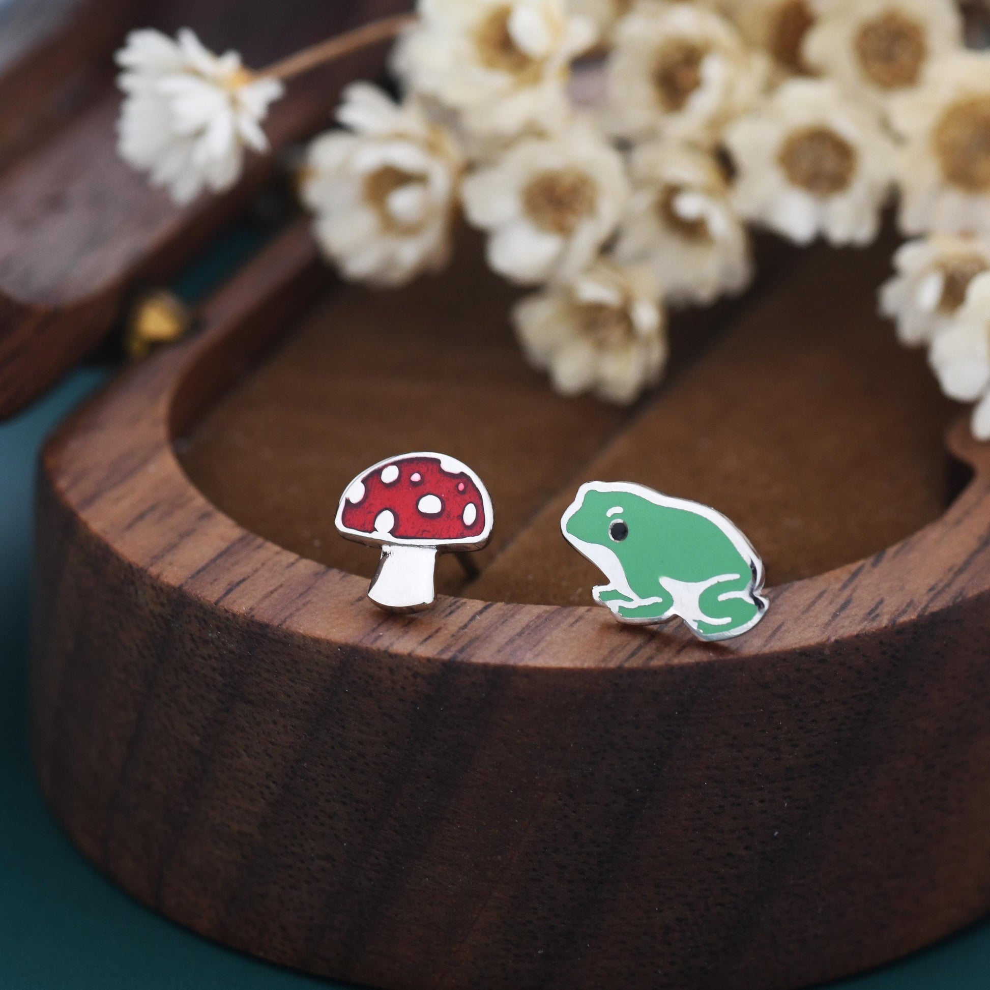 Mismatched Enamel Frog and Mushroom Stud Earrings in Sterling Silver, Kawaii Mushroom and Frog Earrings, Asymmetric Green Frog Earrings,