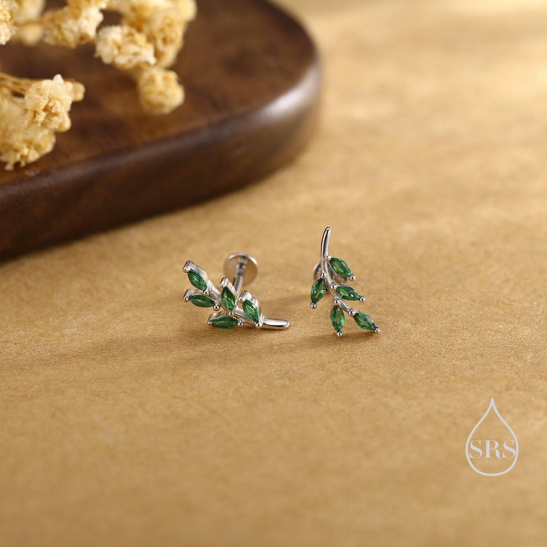 Emerald Green Leaf 16G Internally Threaded Flat Back Earrings in Sterling Silver