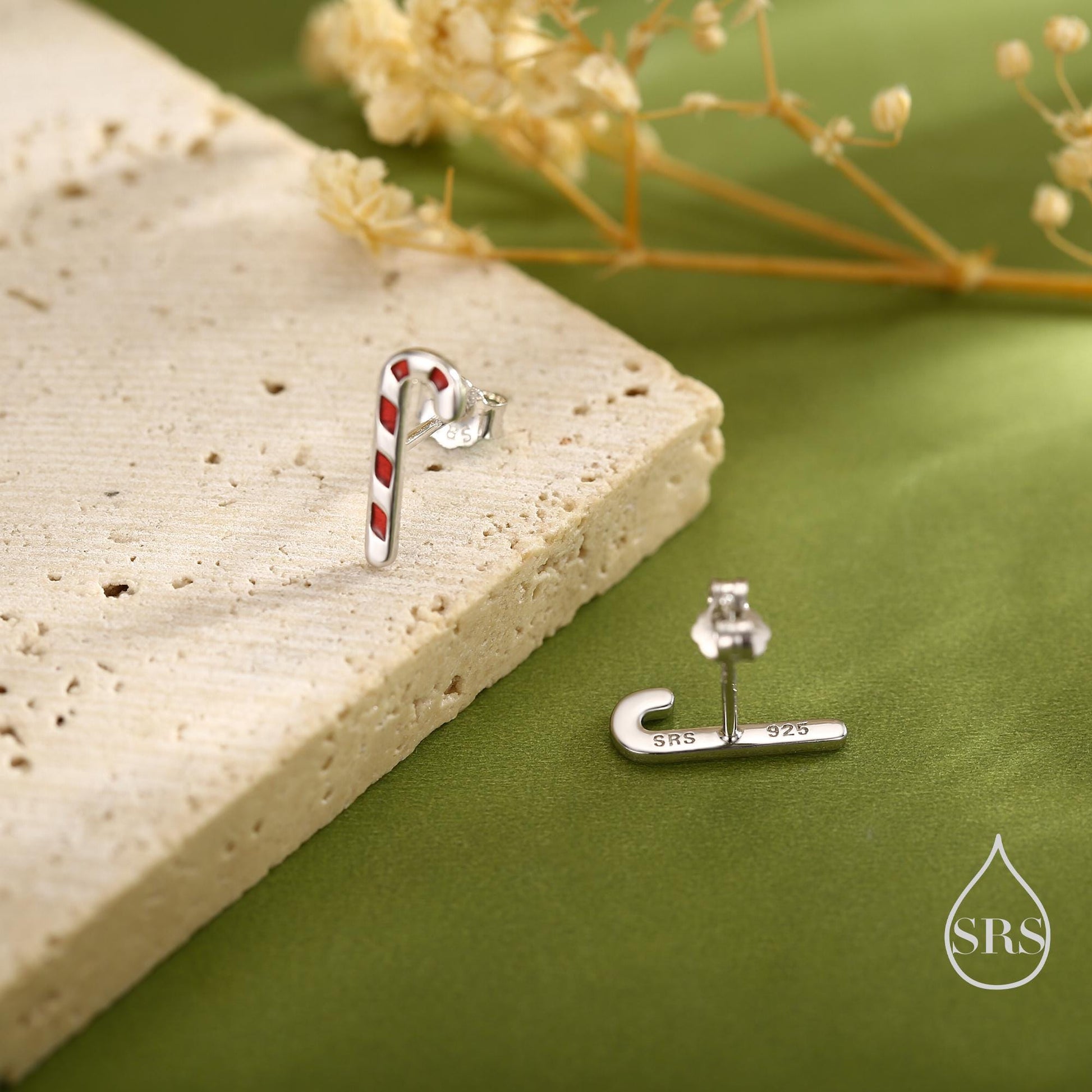 Sterling Silver Gingerbread Man & Candy Cane Stud Earrings – Christmas Mismatched Earrings, Festive Holiday Jewellery, Asymmetric Earrings