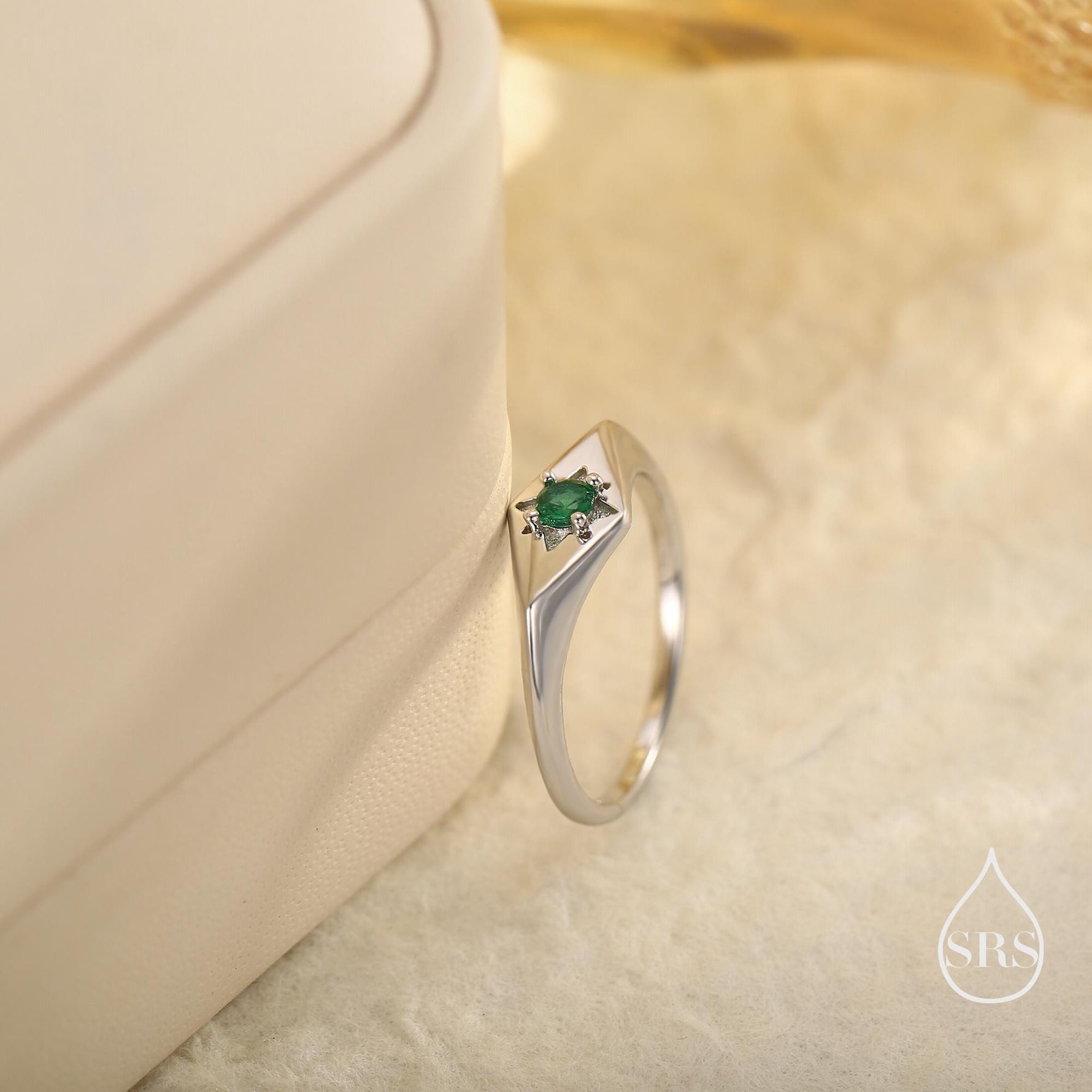 Kite Signet Emerald Ring in Sterling Silver, Silver or Gold, Starburst Emerald CZ Ring, Rhombus Ring, US 5 - 8