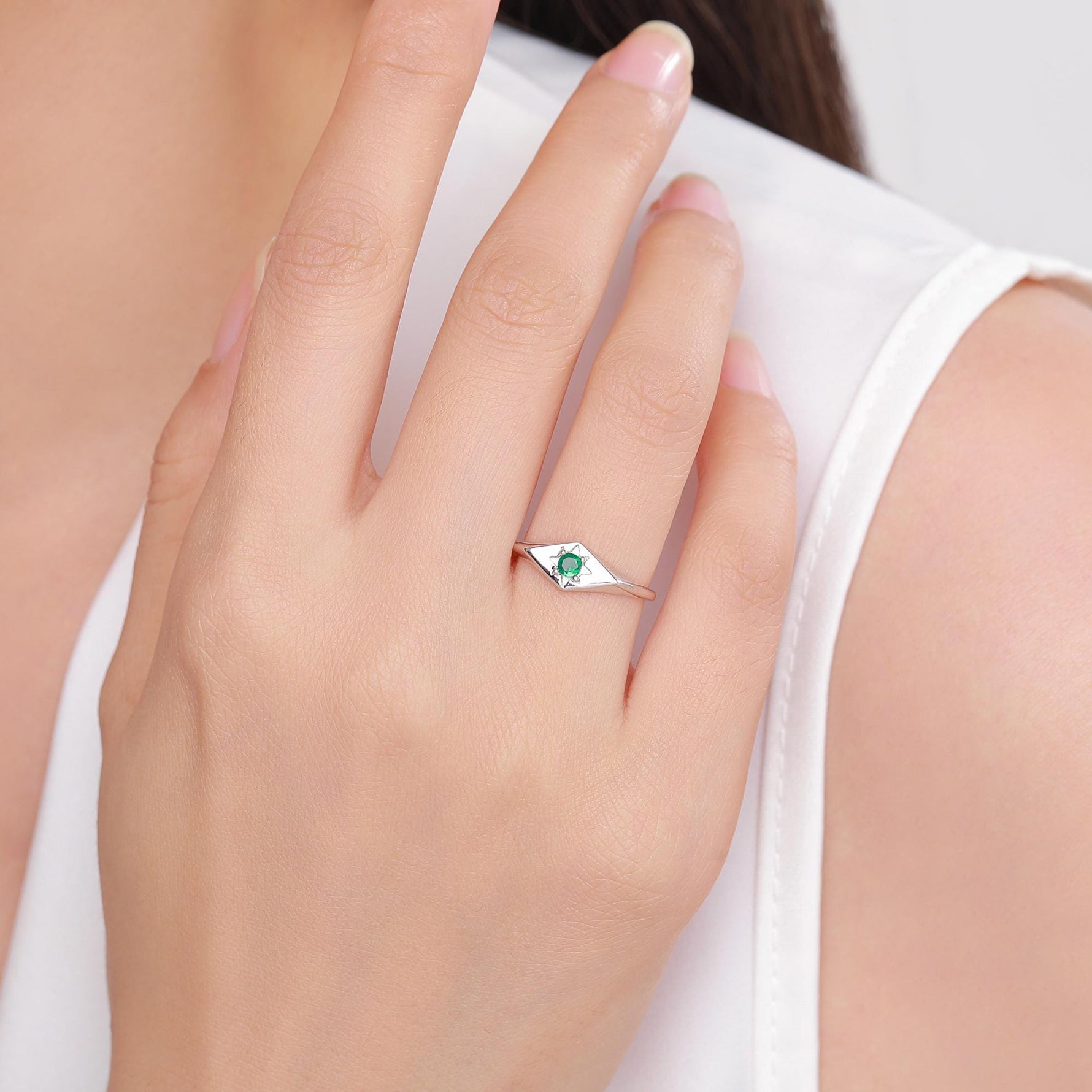 Kite Signet Emerald Ring in Sterling Silver, Silver or Gold, Starburst Emerald CZ Ring, Rhombus Ring, US 5 - 8