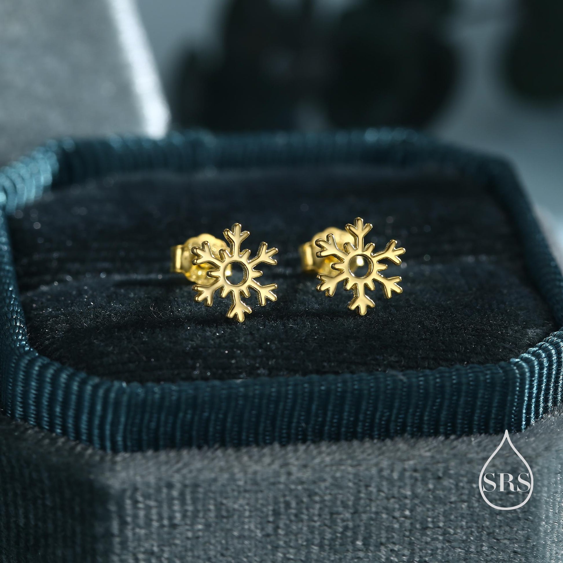 Tiny Snowflake Stud Earrings in Sterling Silver, Small Snow Earrings, Available in 3 Finishes - Silver, Gold and Rose Gold, Dainty Snowflake