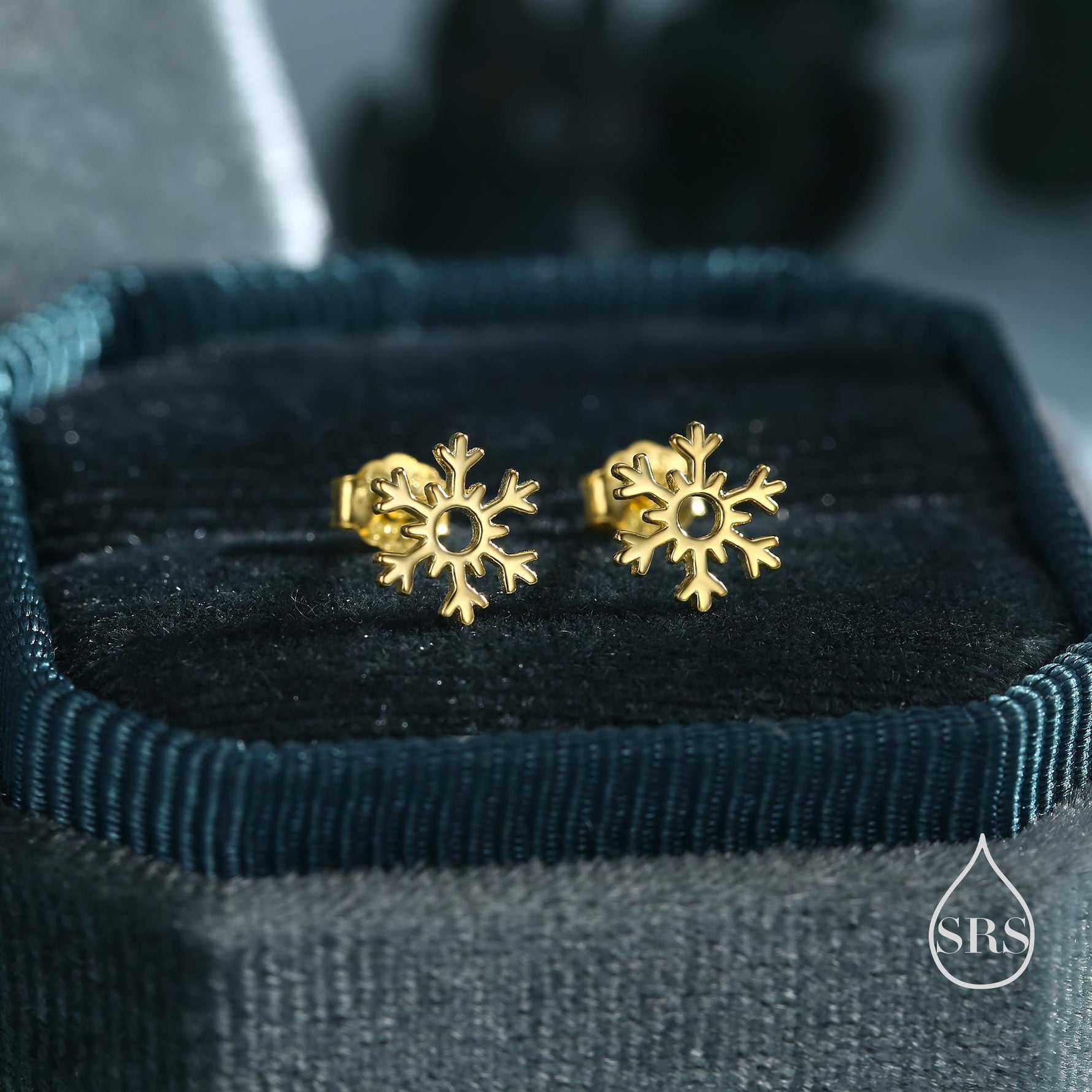Tiny Snowflake Stud Earrings in Sterling Silver, Small Snow Earrings, Available in 3 Finishes - Silver, Gold and Rose Gold, Dainty Snowflake