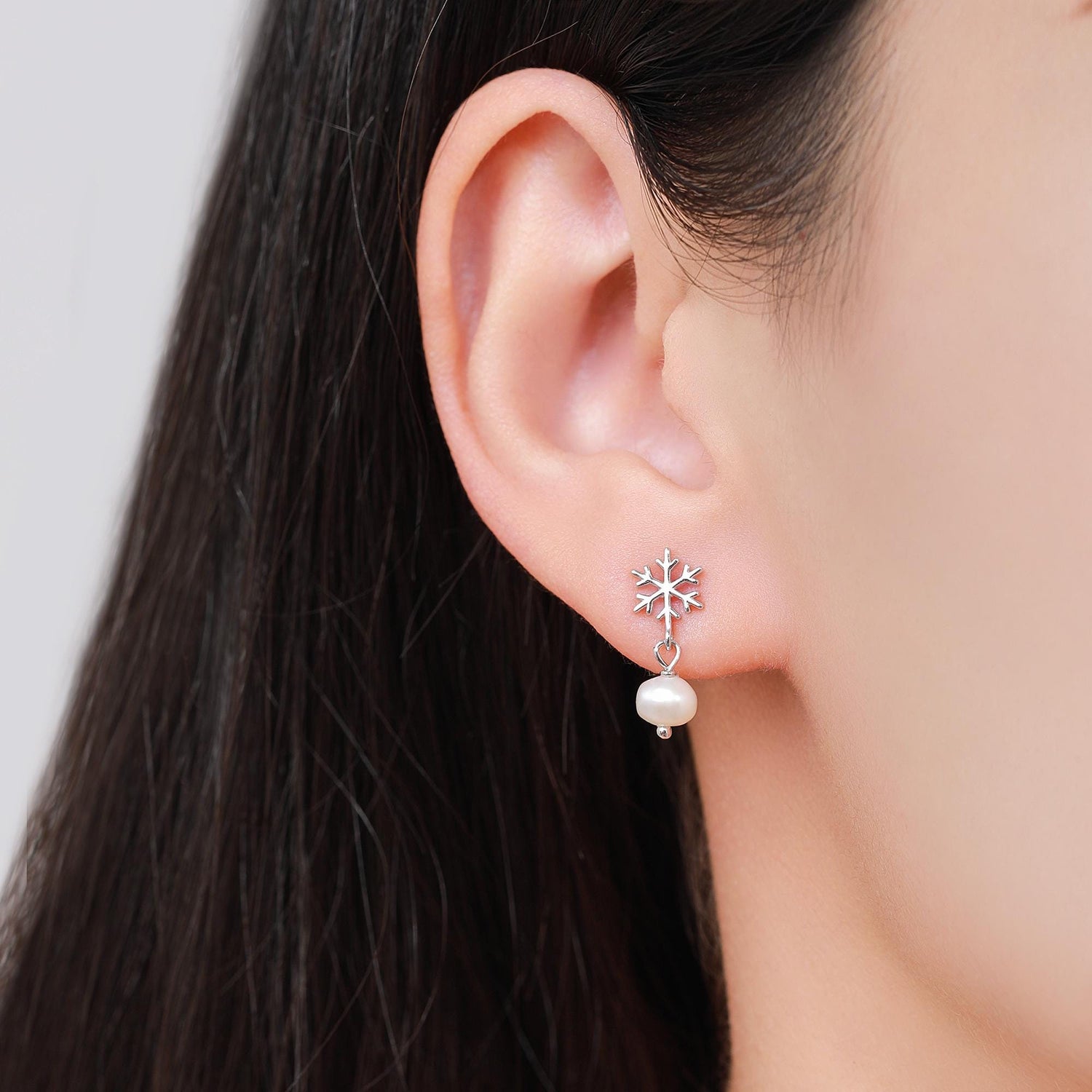 Snowflake and Natural Pearl Stud Earrings in Sterling Silver, Snow with Irregular Shape Pearls Earrings, Snowflake Earrings