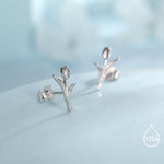 Dainty Tulip Flower Stud Earrings in Sterling Silver, Silver, Gold or Rose Gold Finish, Flower Earrings, Tulip Earrings, Spring Earrings