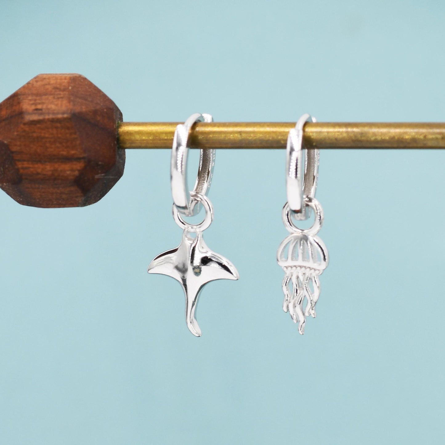 Mismatched Manta Ray Fish and Jellyfish Huggie Hoop Earrings, Asymmetric Stingray and Jellyfish Dangle Hoop Earrings, Fish Dangle Earrings