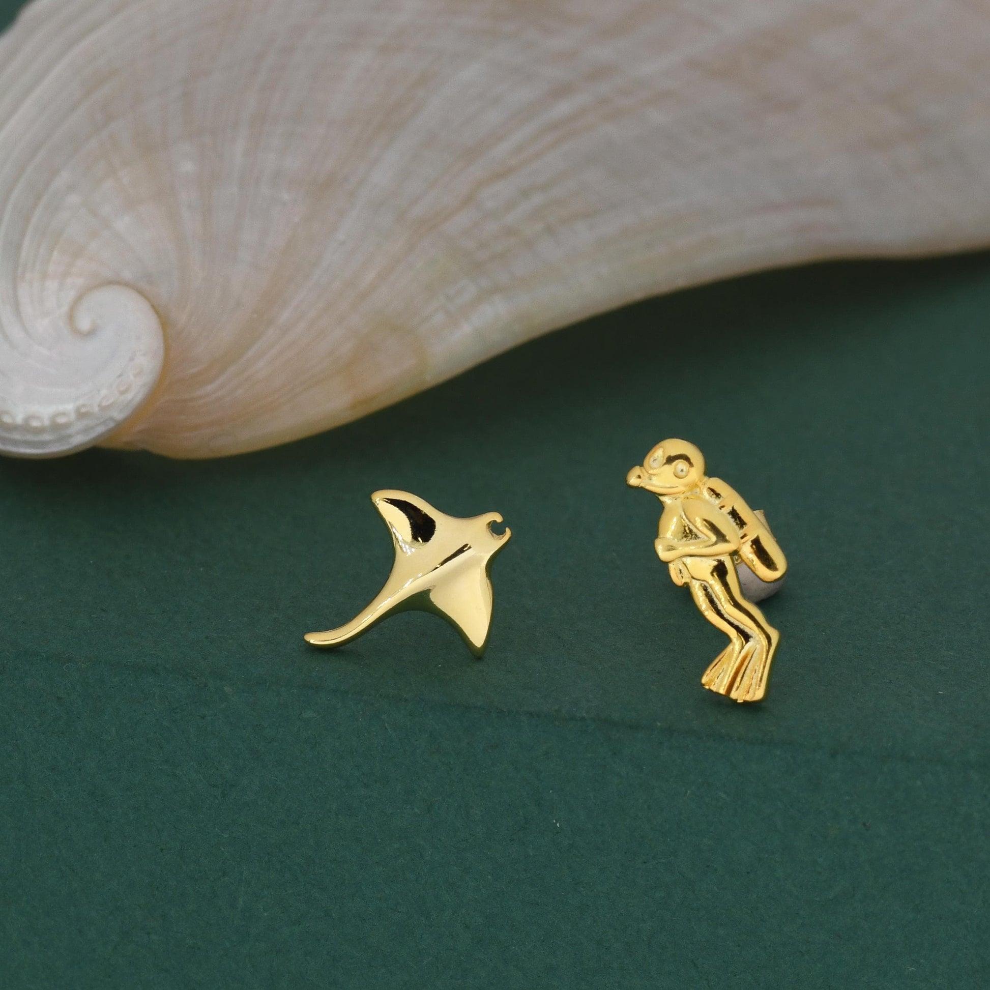Mismatched Scuba Diver & Manta Ray Stud Earrings in Sterling Silver – Ocean Inspired Asymmetric Earrings, Minimalist Sea Life Jewellery
