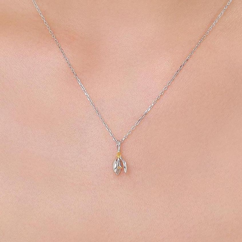 Snowdrop Flower Tiny Pendant Necklace in Sterling Silver, Nature Inspired Flower Necklace, January Birth Flower, Botanical