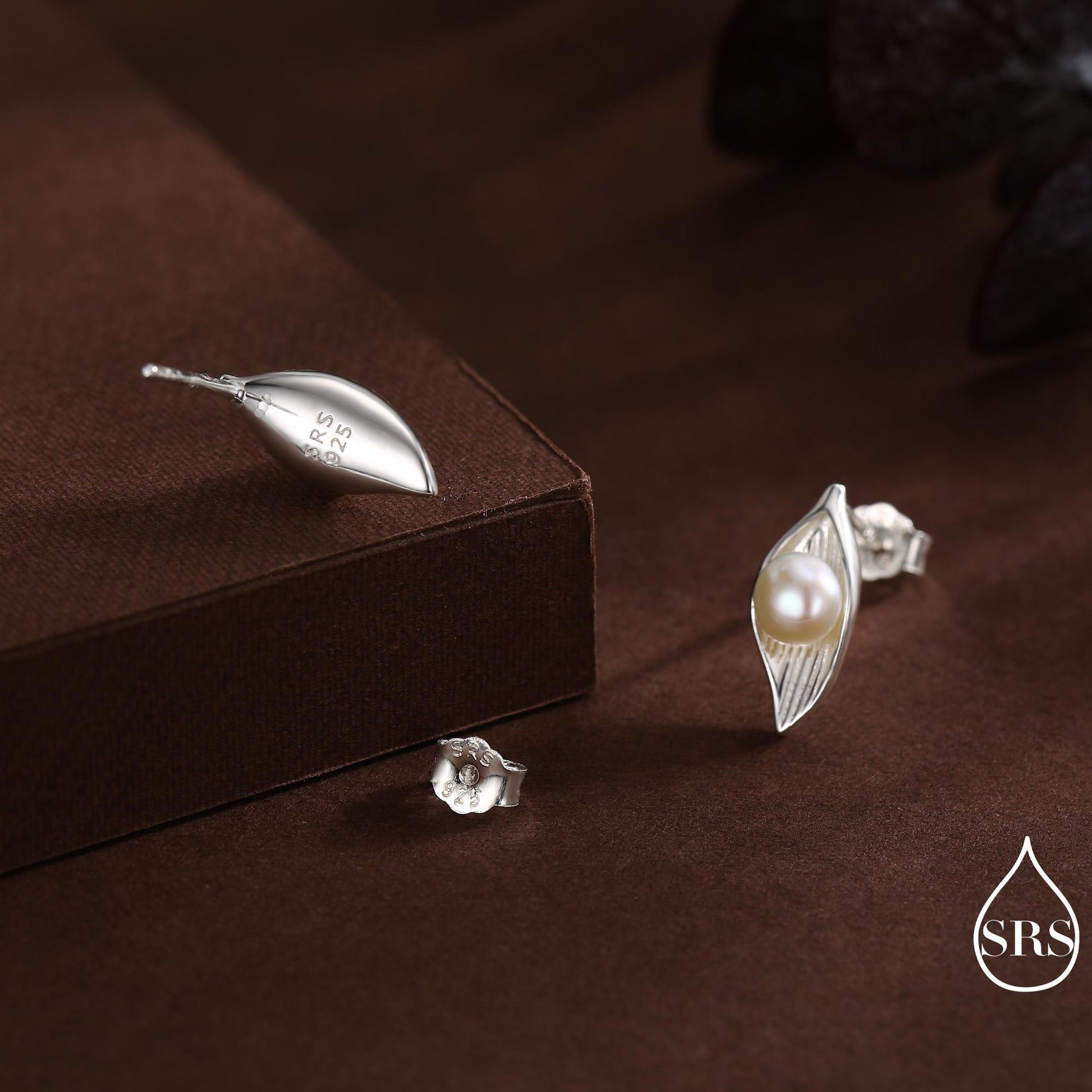Sterling Silver Calla Lily Flower Blossom Stud Earrings with Fresh Water Pearls, Nature Inspired Pretty and Elegant Jewellery