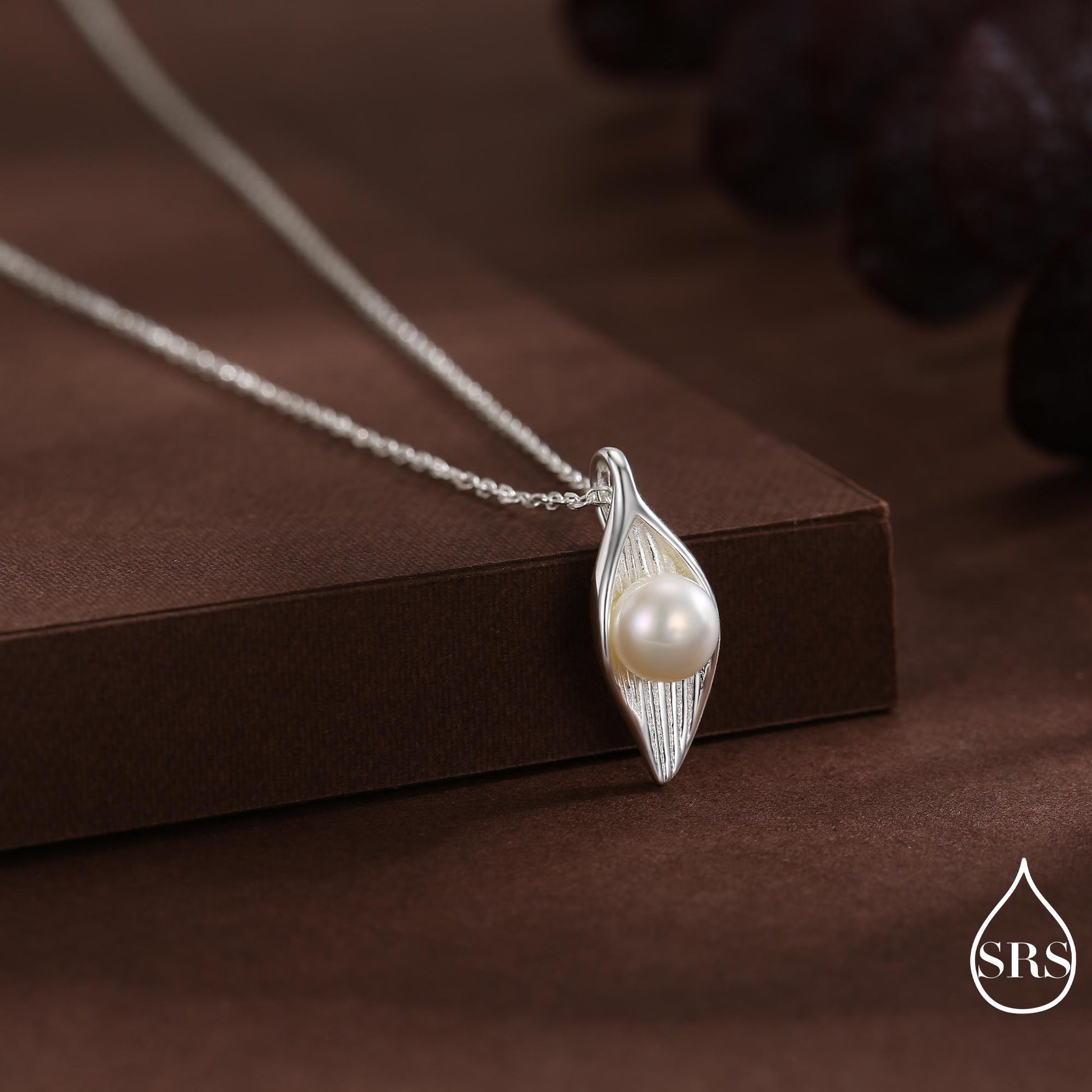 Sterling Silver Beautiful Calla Lily Flower Blossom Beautiful and Elegant Pendant Necklace - with Freshwater Pearl - Delicate
