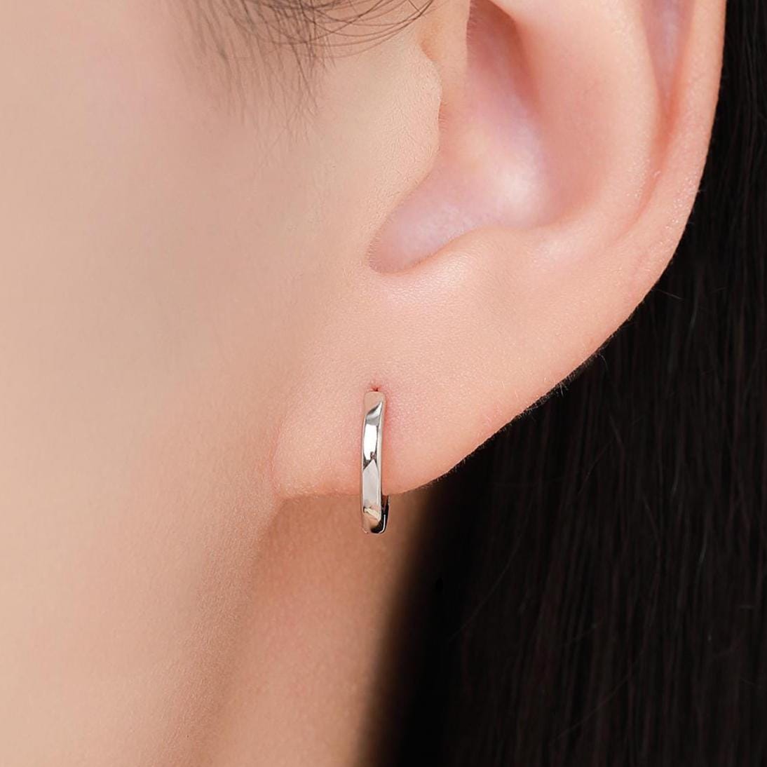 Minimalist Simple Huggie Hoop Earrings in Sterling Silver, Silver or Gold or Rose Gold Finish, Straight Edge Hoop Earrings