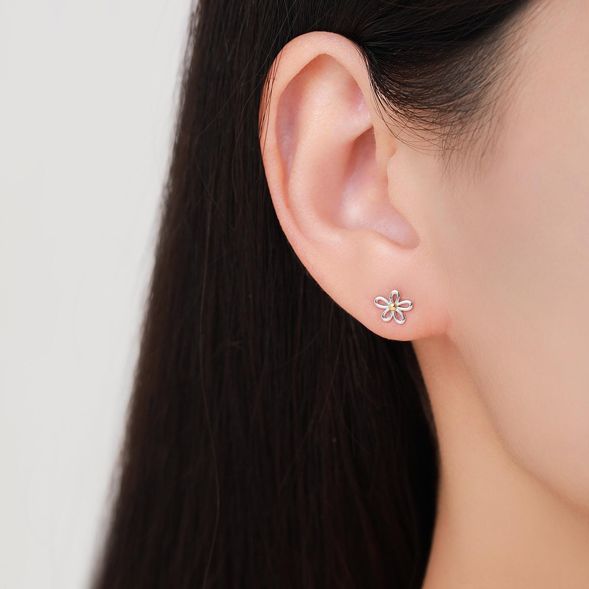 Dainty Forget-me-not Flower Stud Earrings in Sterling Silver - Floral Blossom Flower Stud Earrings - Nature Inspired