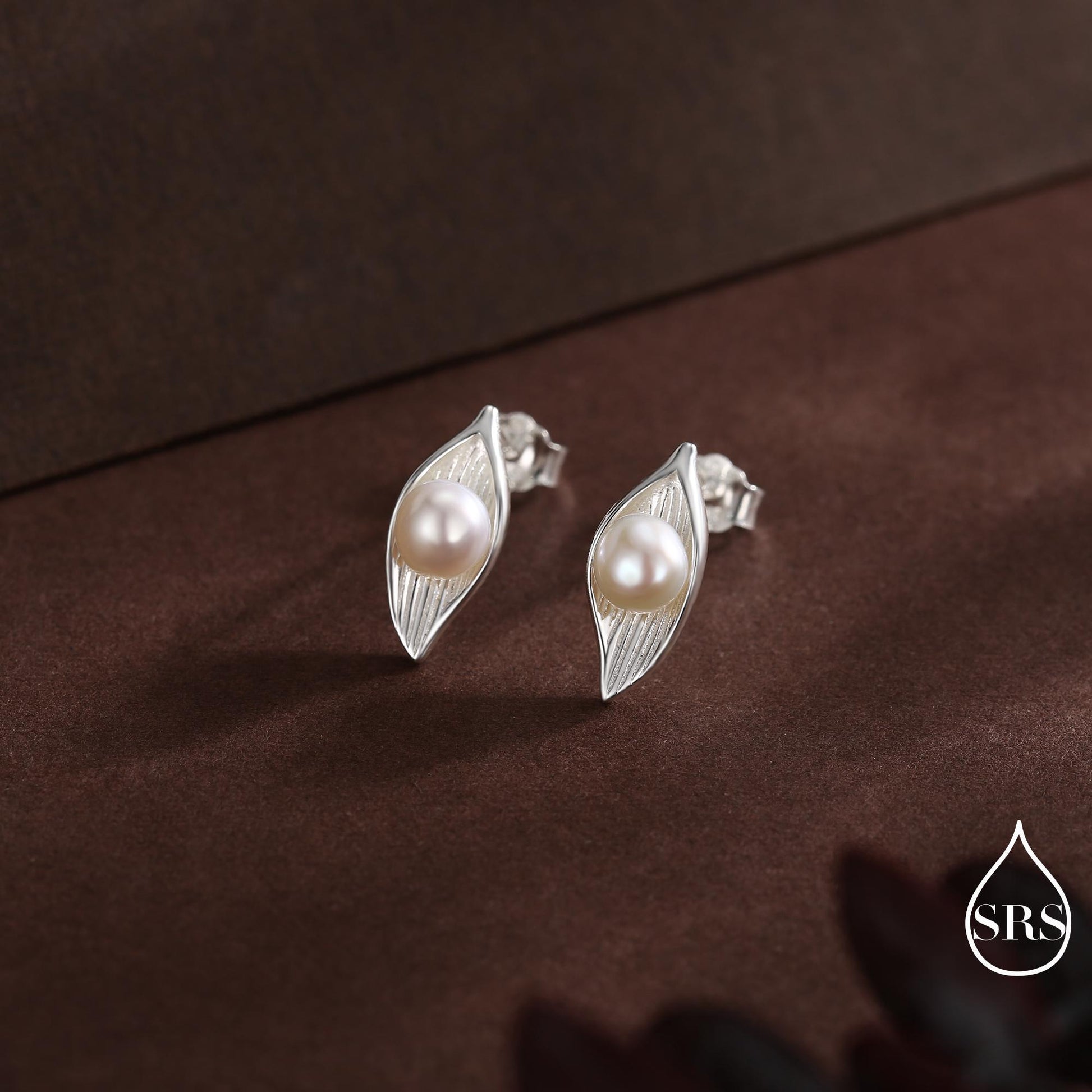 Sterling Silver Calla Lily Flower Blossom Stud Earrings with Fresh Water Pearls, Nature Inspired Pretty and Elegant Jewellery